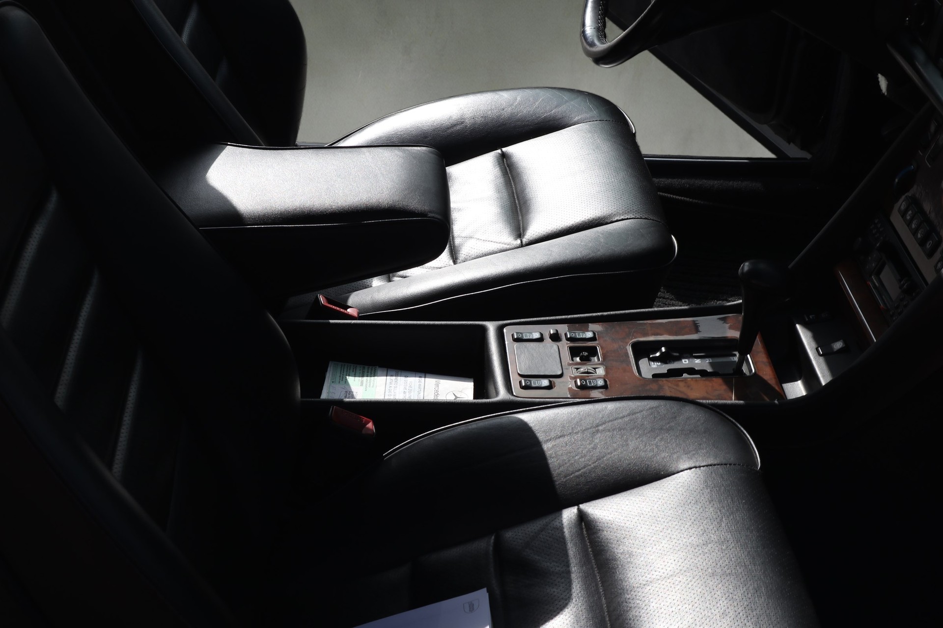 MERCEDES-BENZ 560 SEC Automatic-image-12