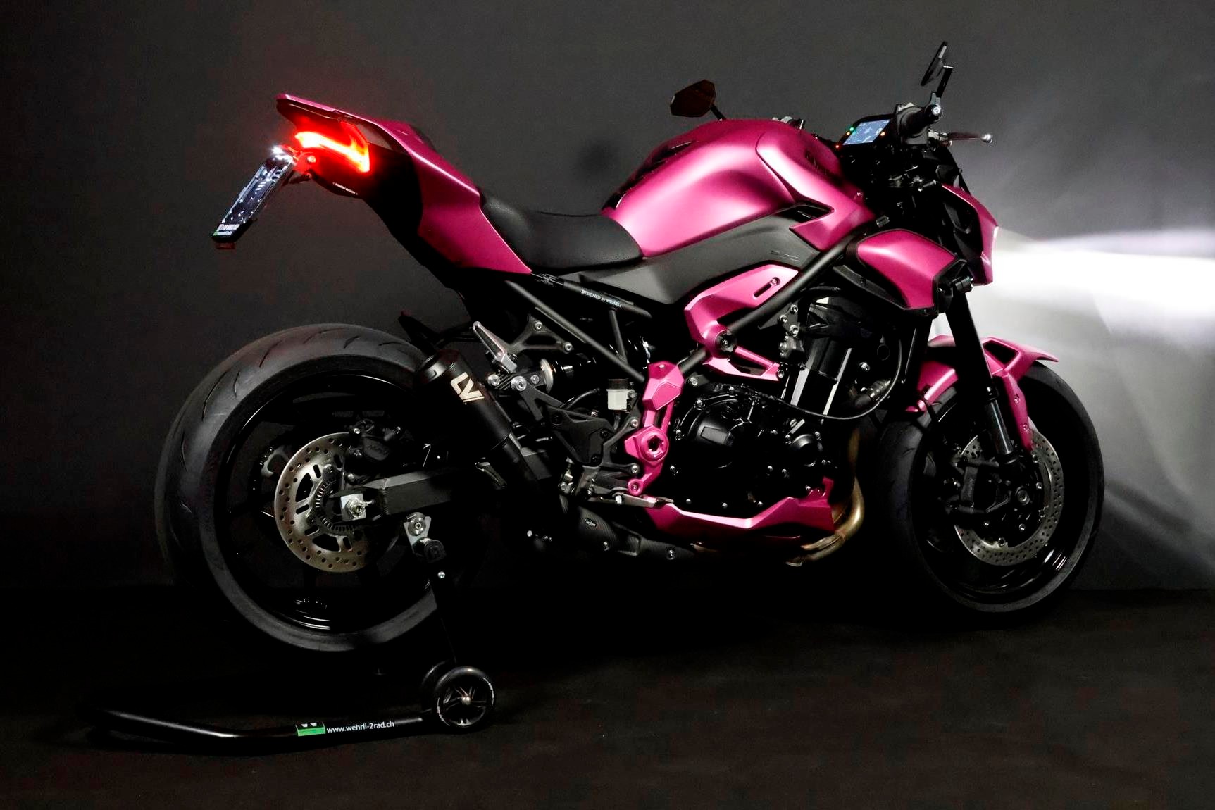 KAWASAKI Z 900 (91/70/35 KW) *Pretty Pink* Level 3-image-11