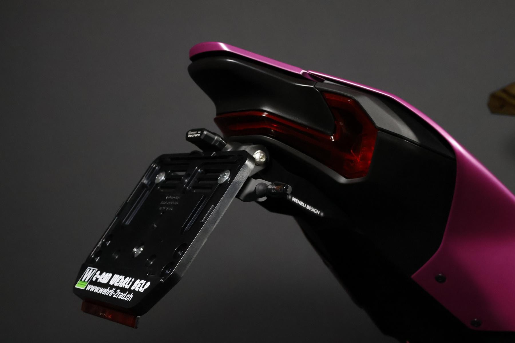 KAWASAKI Z 900 (91/70/35 KW) *Pretty Pink* Level 3-image-7