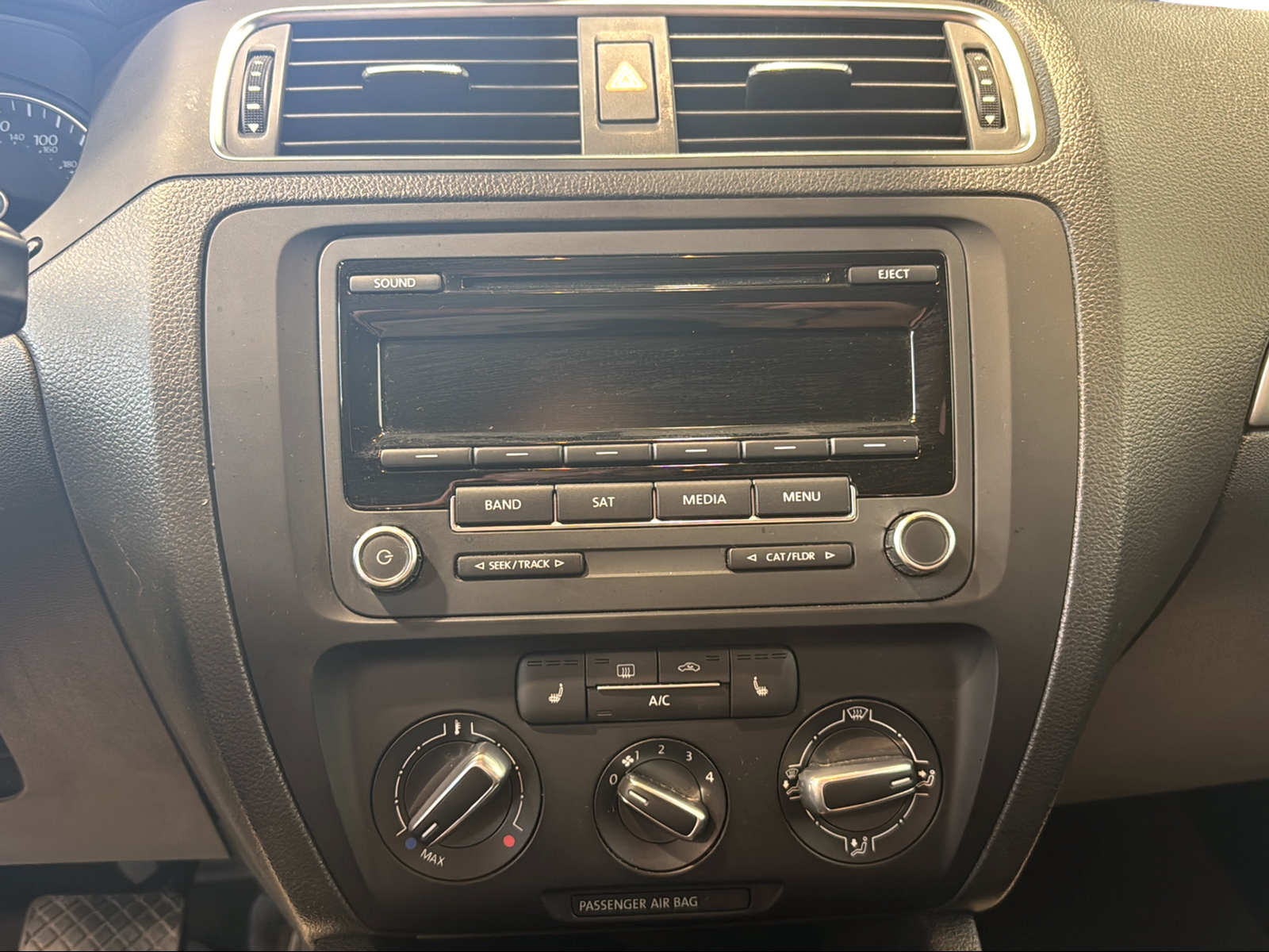 VW JETTA 1.8 TSI USA Import-image-11