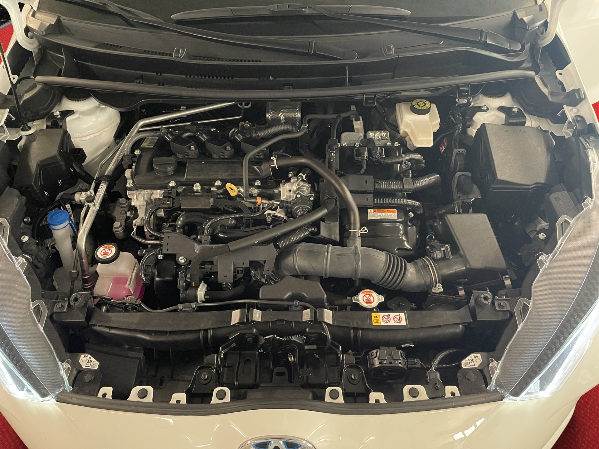 TOYOTA Yaris 1.5 Trend e-CVT-image-15