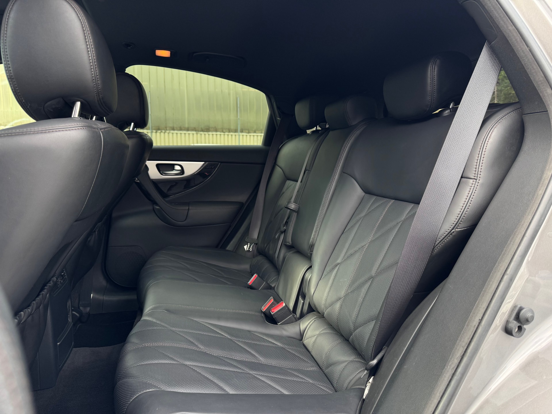 INFINITI FX50 S Premium AWD Automatic-image-10