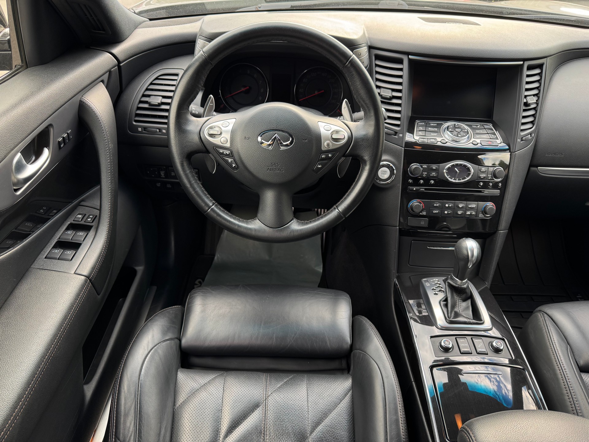 INFINITI FX50 S Premium AWD Automatic-image-12