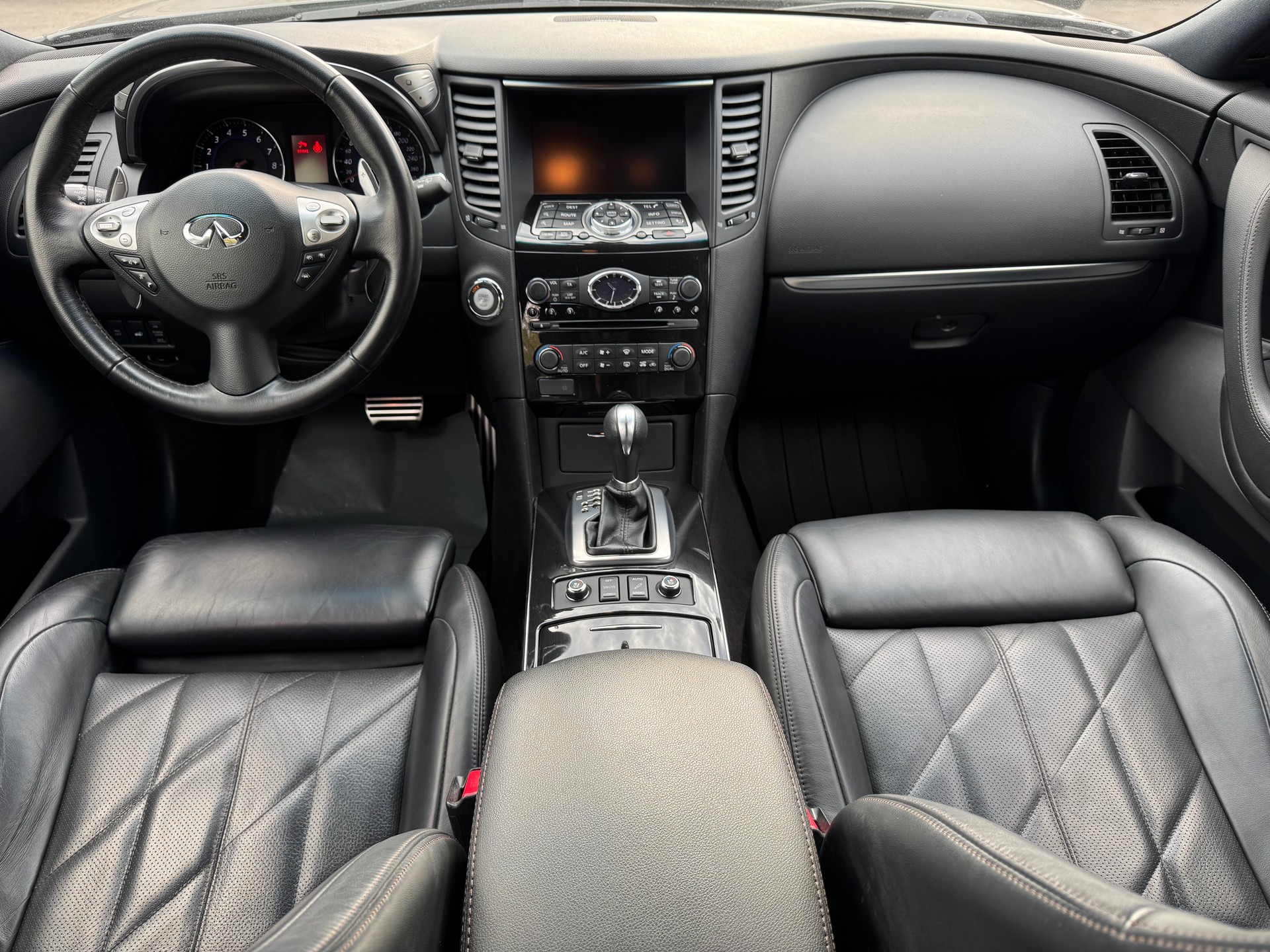 INFINITI FX50 S Premium AWD Automatic-image-11