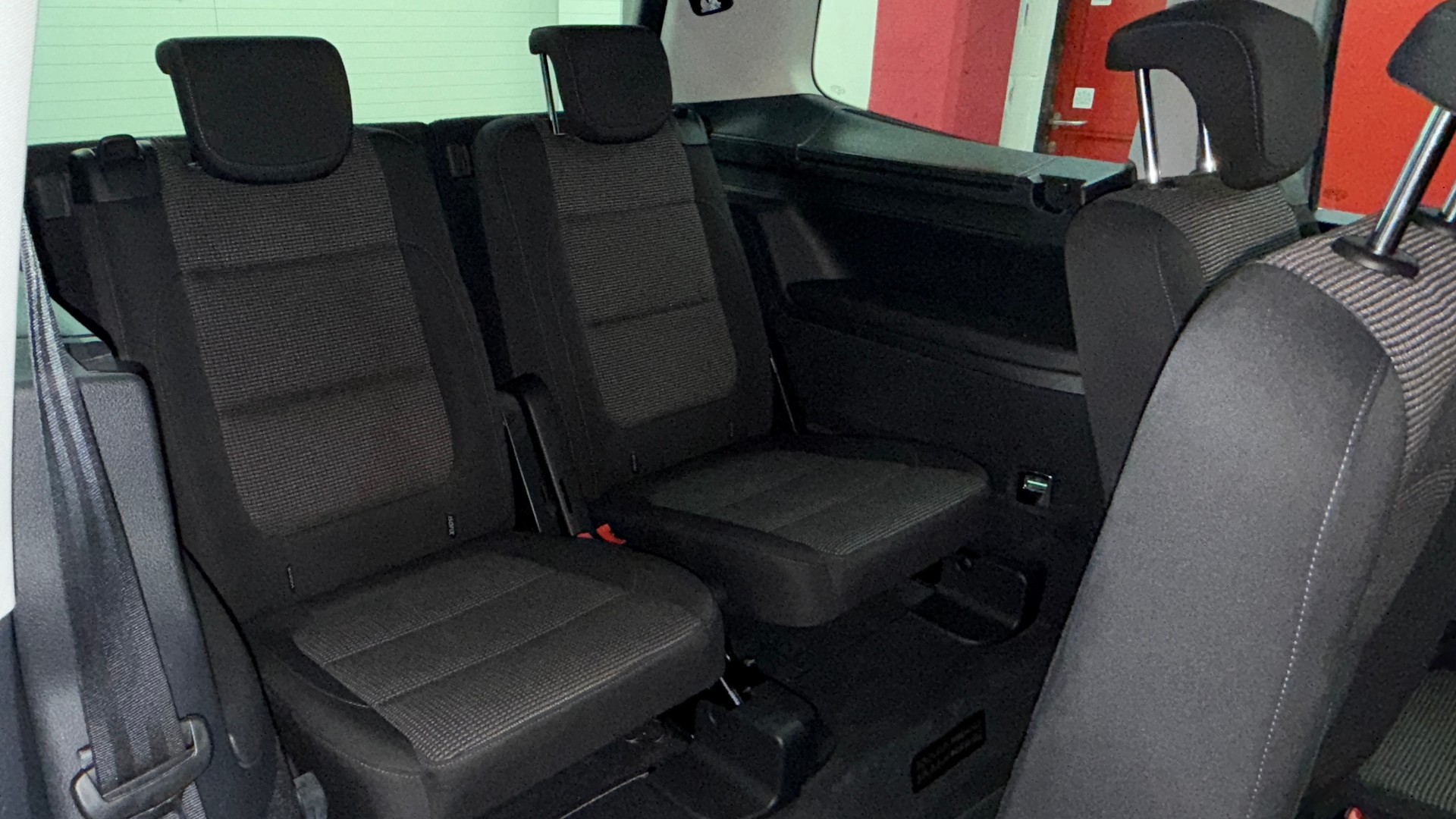 VW Sharan 2.0 TDI BlueMotion Technology Trendline DSG, frisch ab MFK, Service gepflegt, 8 fach berädert und 12 M/20000km Garantie-image-9