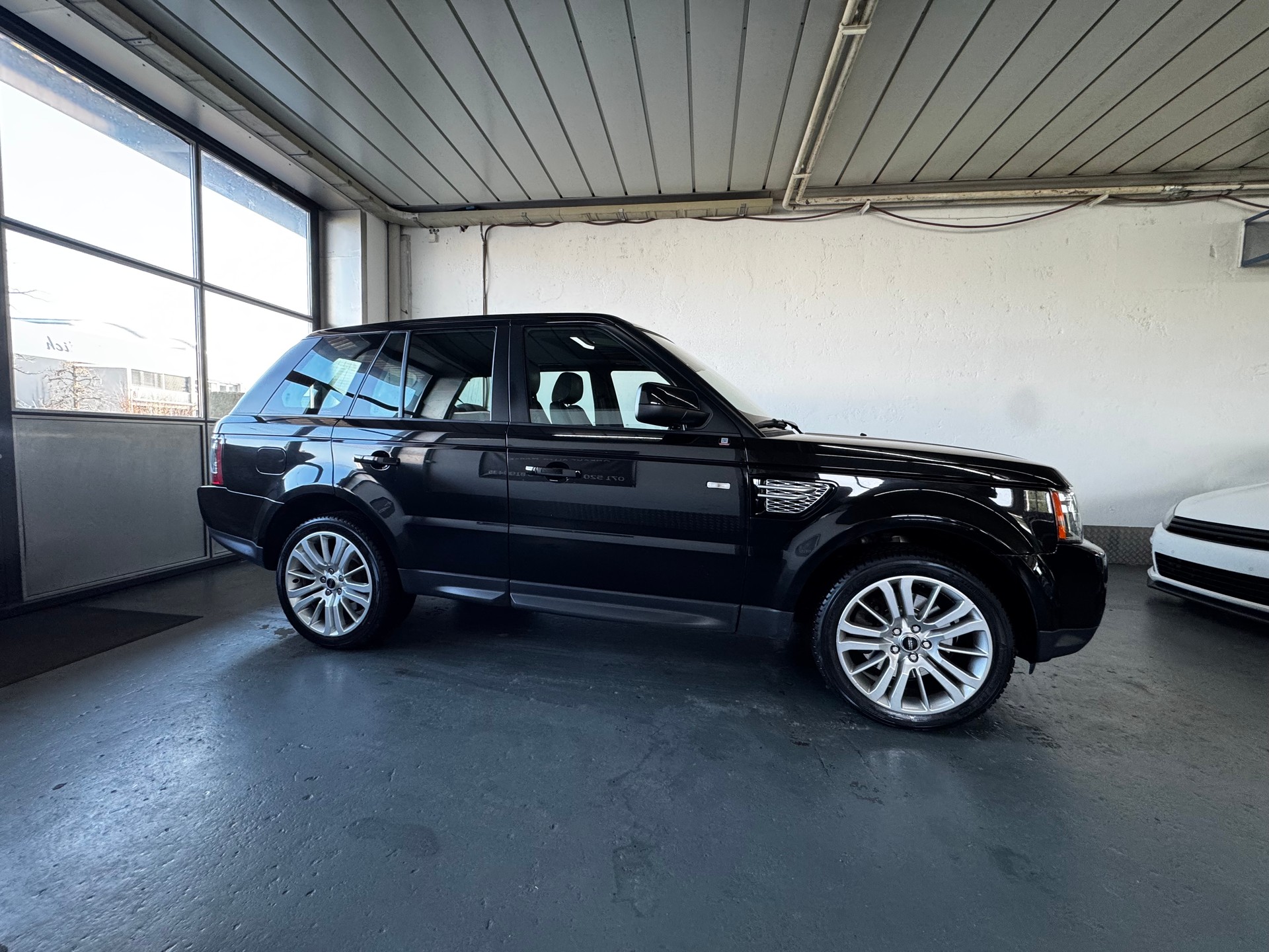 LAND ROVER Range Rover Sport 3.0 TDV6 HSE Automatic-image-7