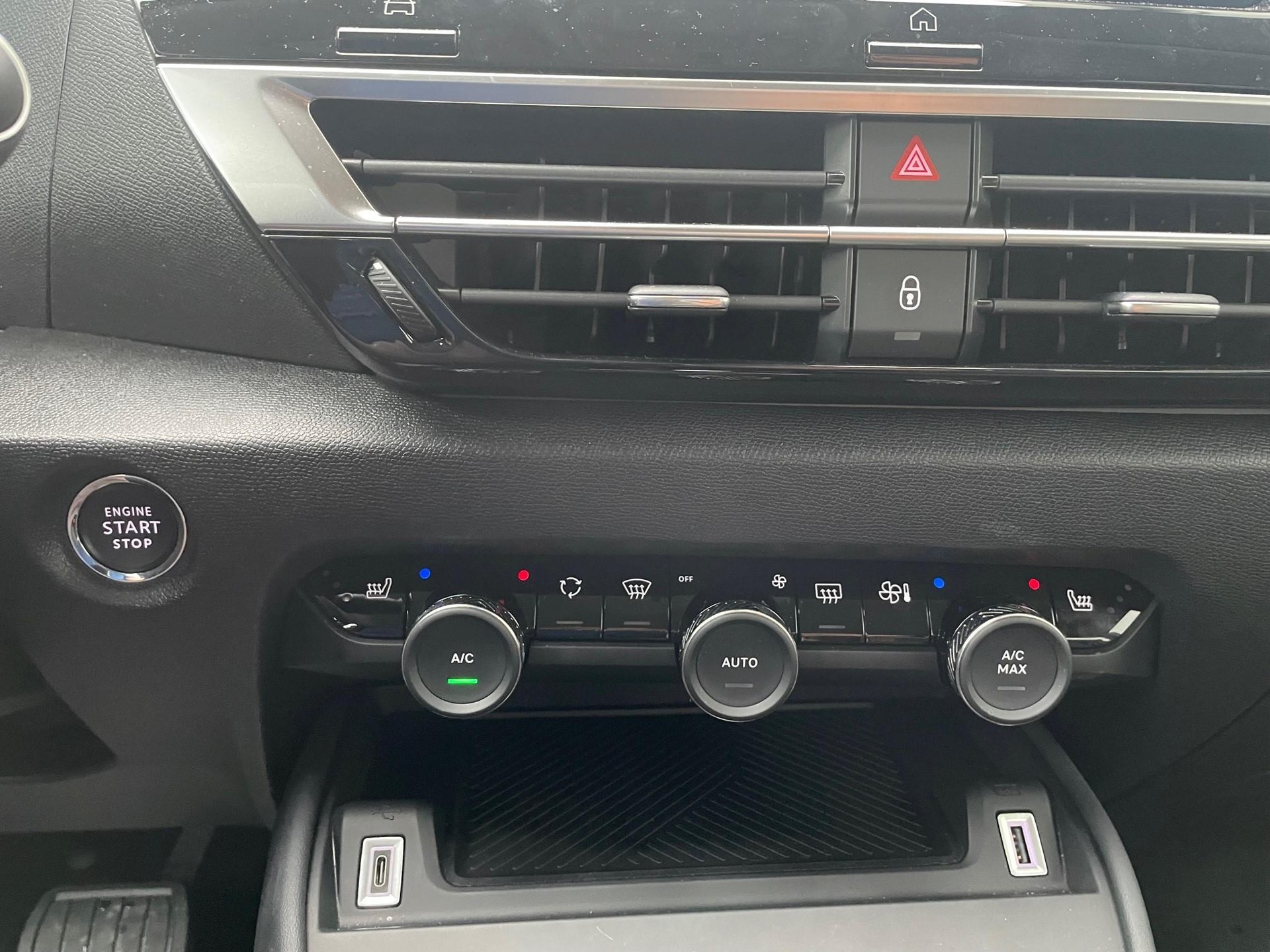 CITROEN C4 1.2 PureTech Swiss Edition-image-8
