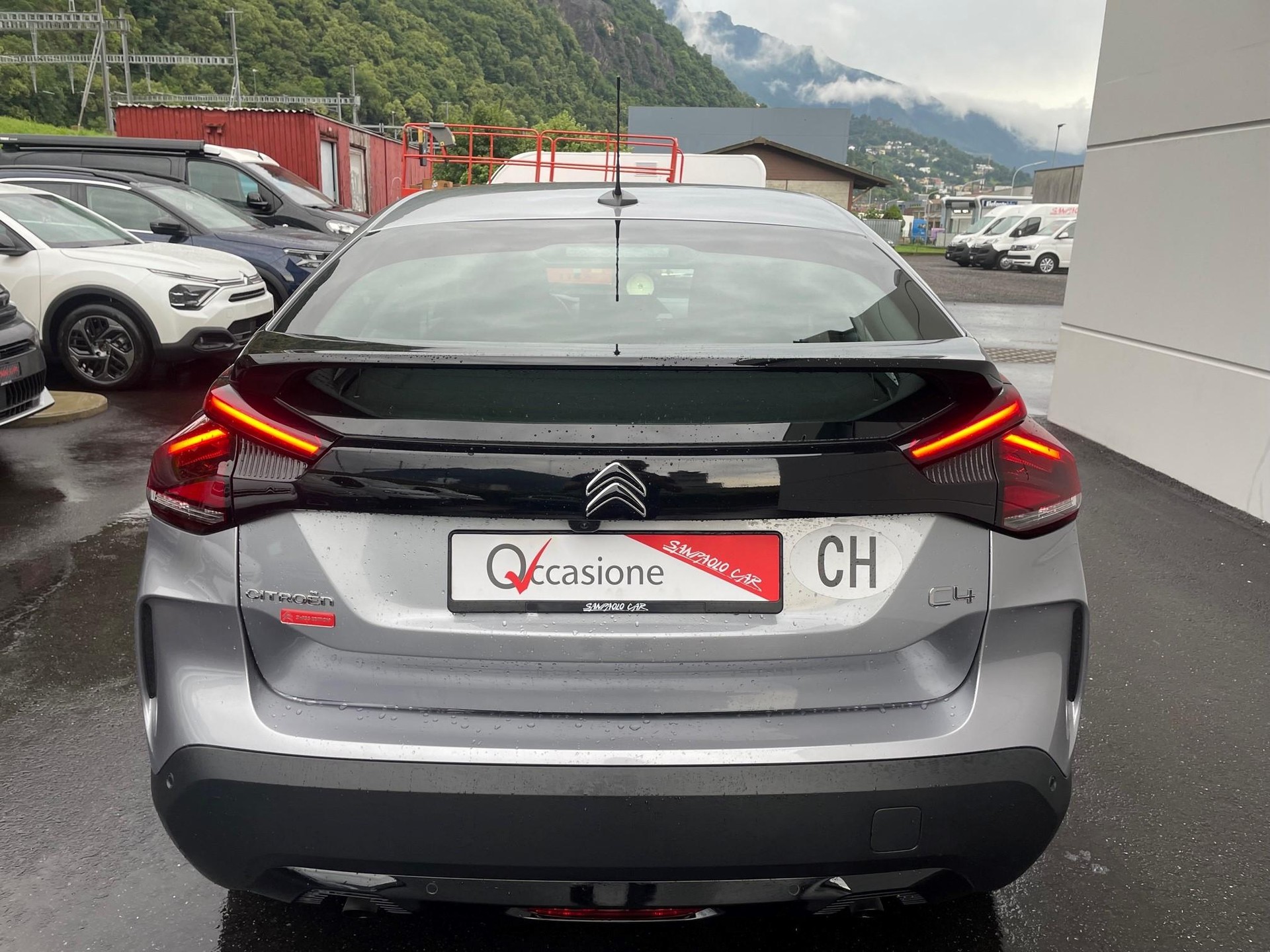 CITROEN C4 1.2 PureTech Swiss Edition-image-5