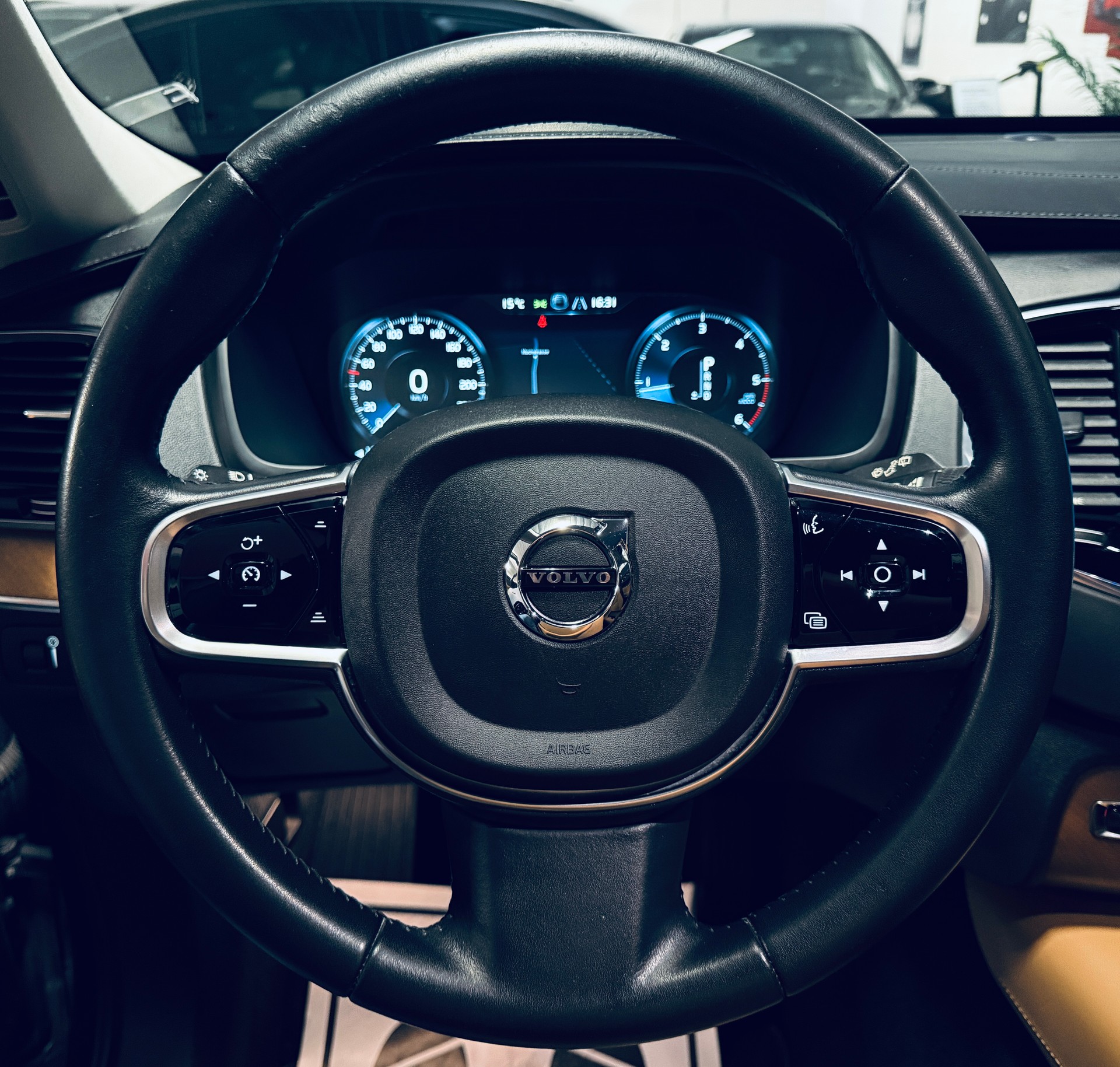 VOLVO XC90 D5 AWD Inscription Geartronic-image-11