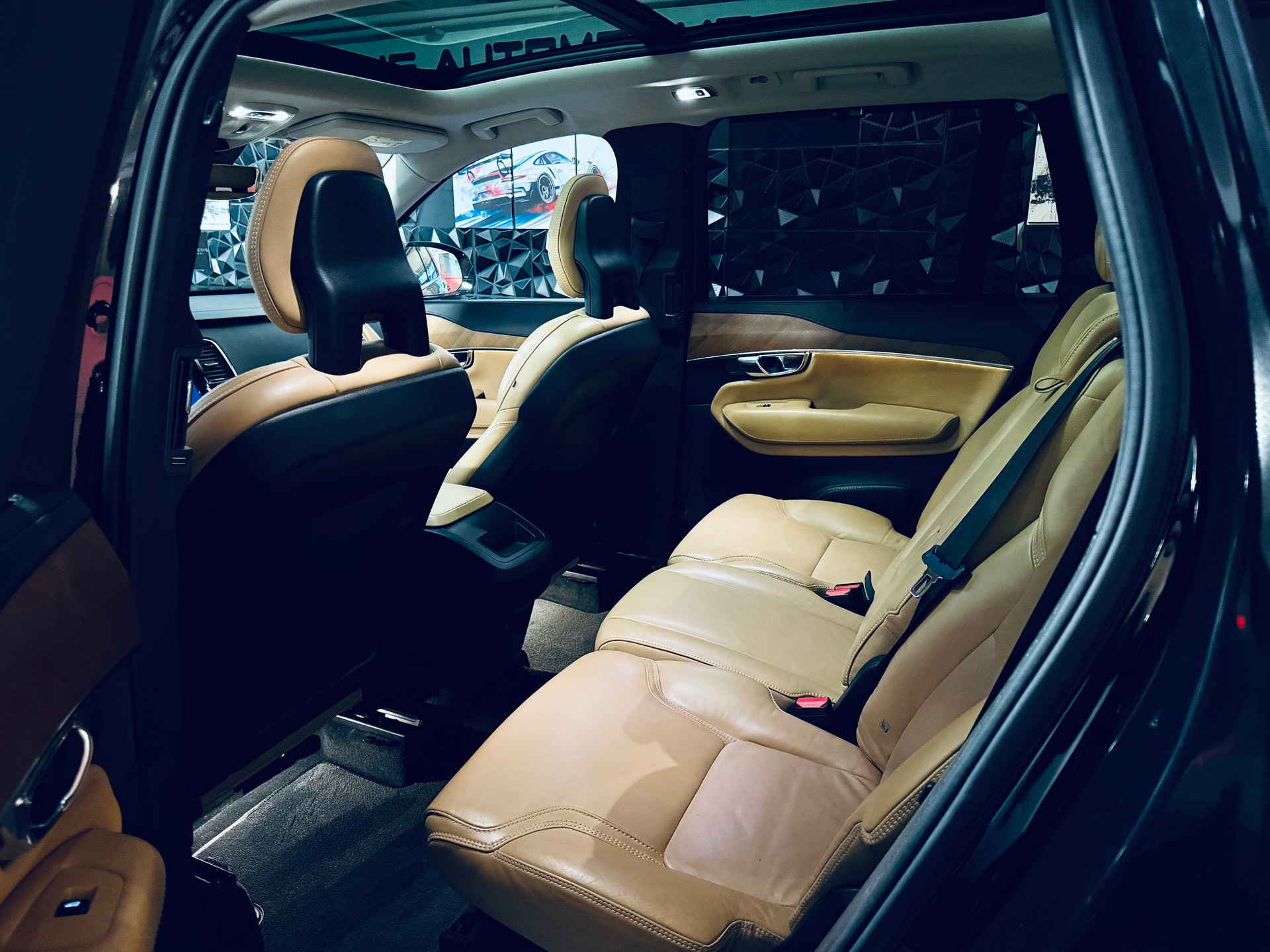 VOLVO XC90 D5 AWD Inscription Geartronic-image-17