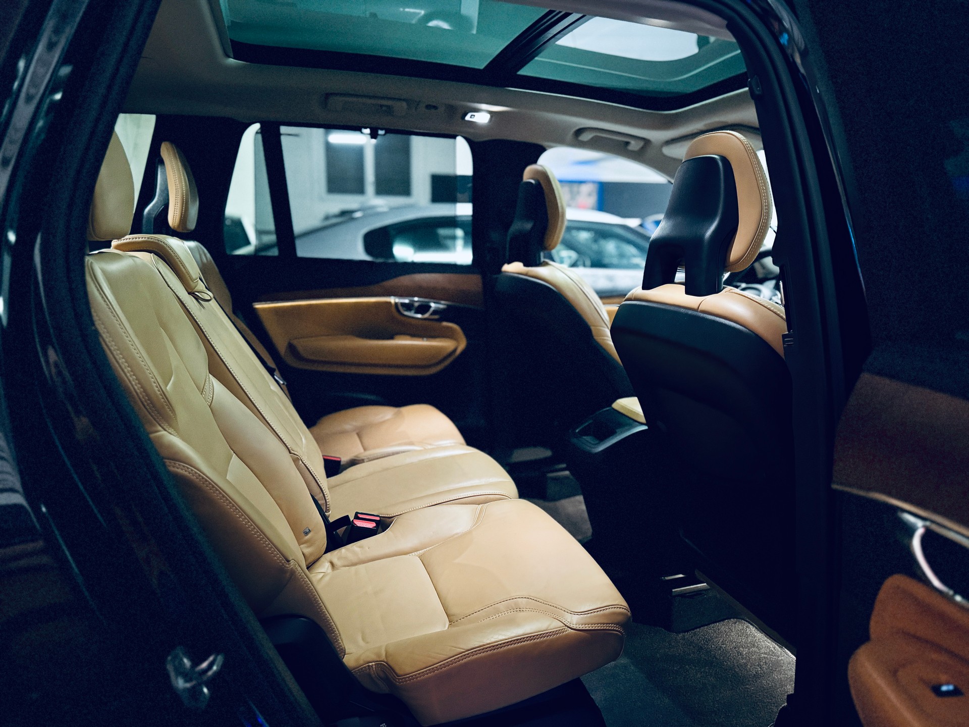 VOLVO XC90 D5 AWD Inscription Geartronic-image-21