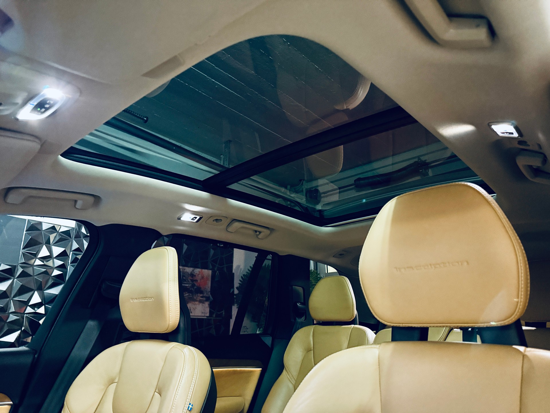 VOLVO XC90 D5 AWD Inscription Geartronic-image-16