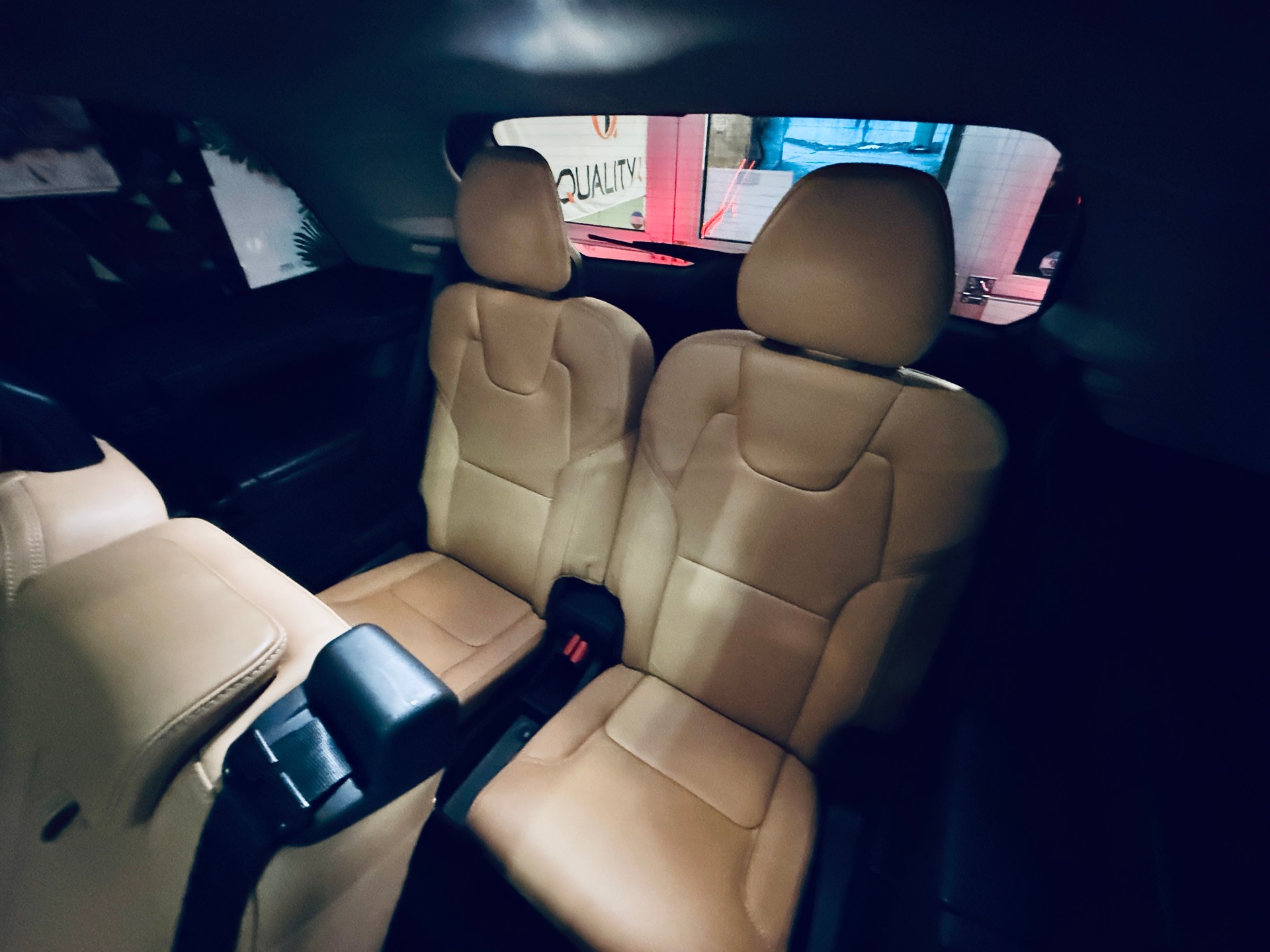 VOLVO XC90 D5 AWD Inscription Geartronic-image-19