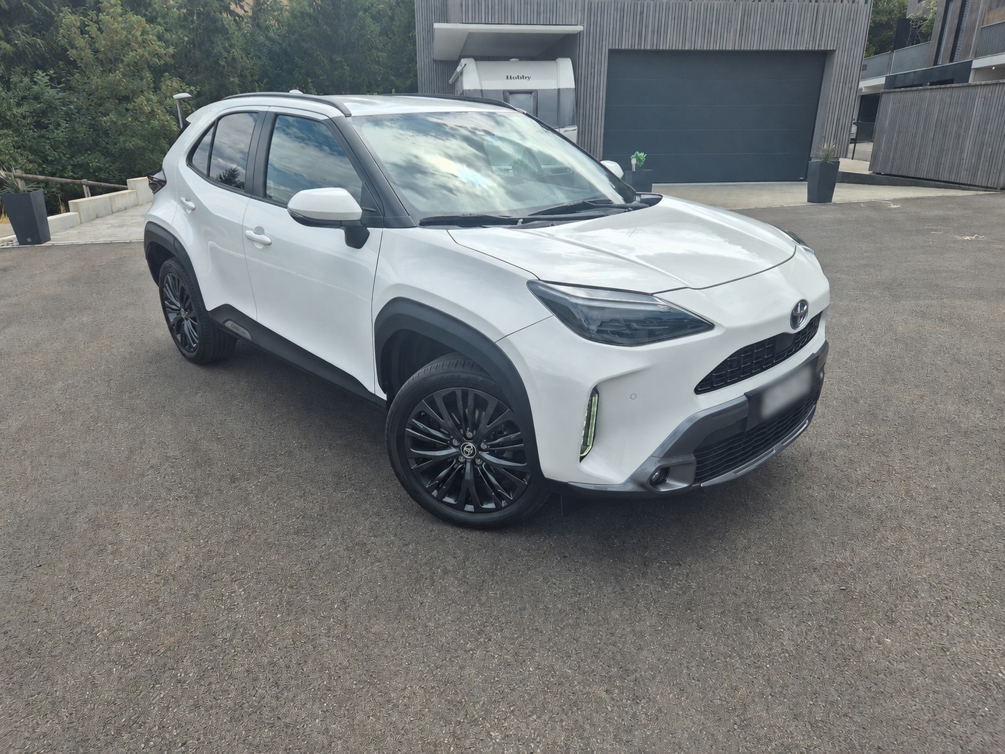 TOYOTA Yaris Cross 1.5 Adventure e-CVT AWDi-image-2