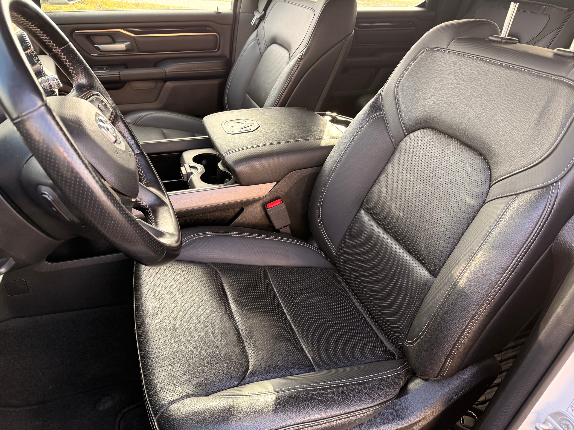 DODGE RAM 1500 Sport-image-5