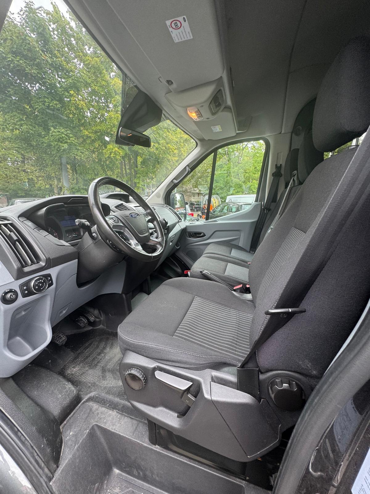 FORD Transit-showroom-element-2