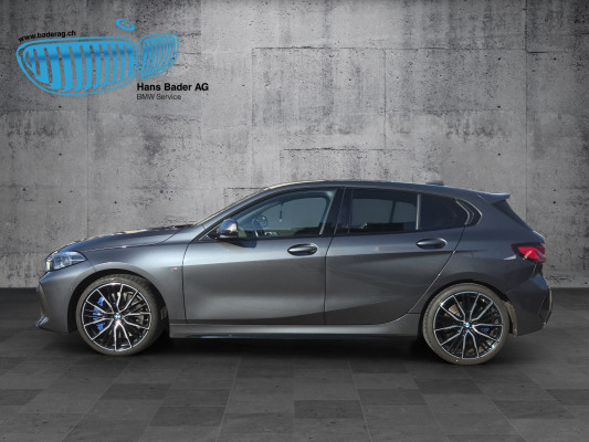 BMW M135i xDrive-showroom-element-2