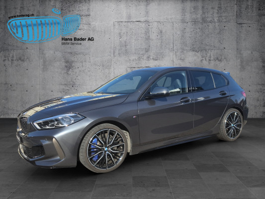 BMW M135i xDrive-showroom-element-1