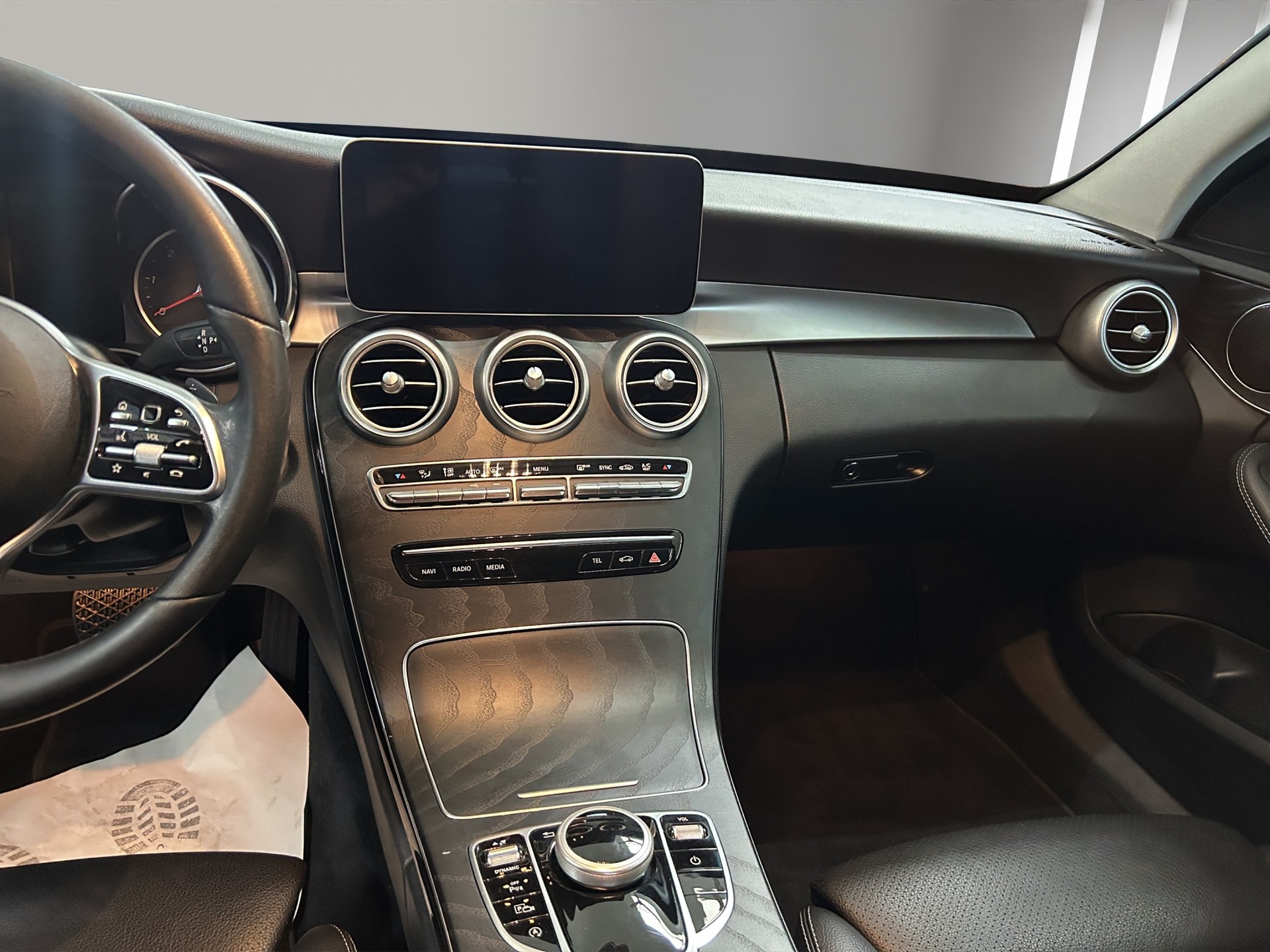 MERCEDES-BENZ C 220 d Swiss Star Avantgarde 4M 9G-Tronic-image-9