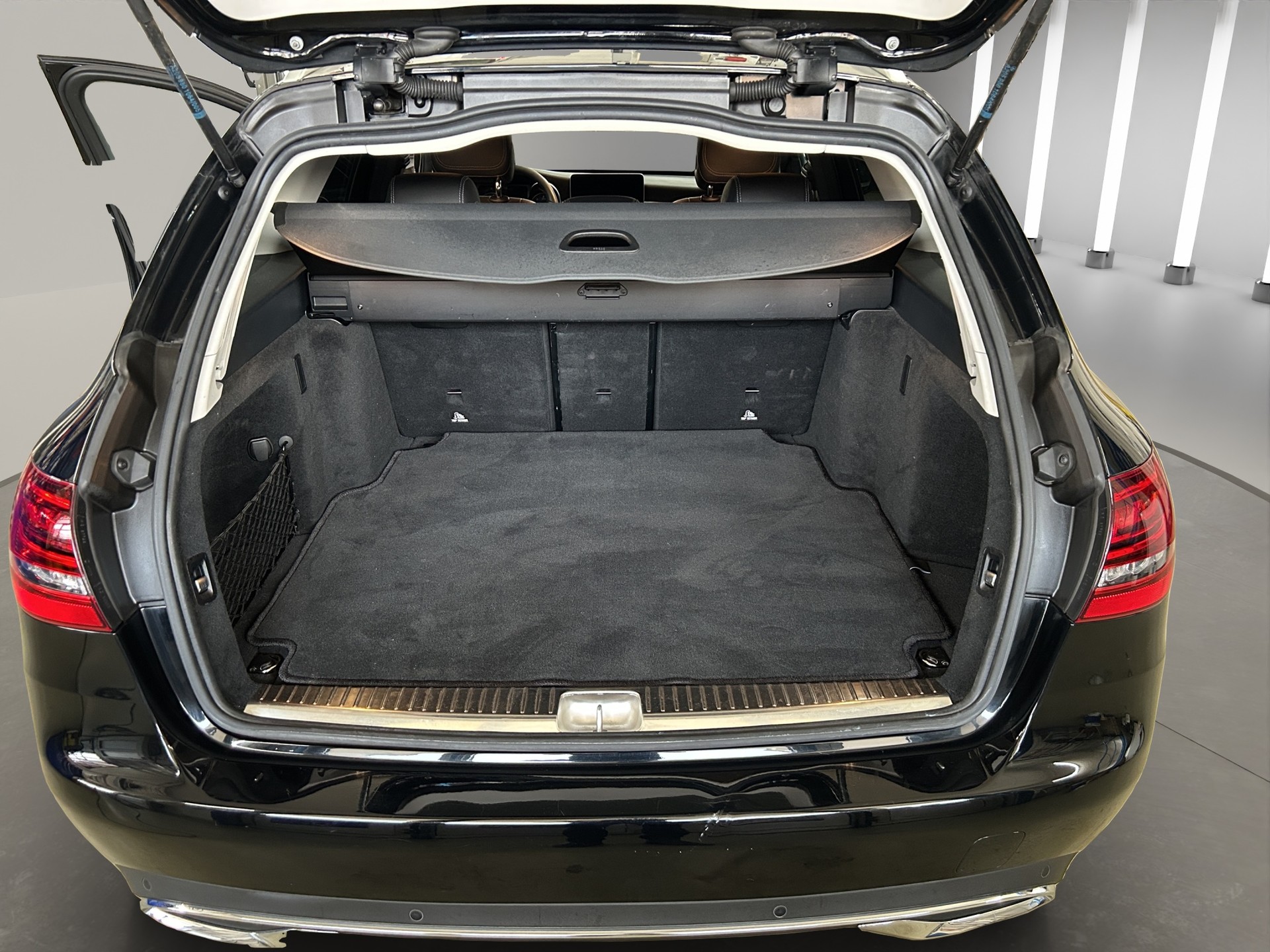 MERCEDES-BENZ C 220 d Swiss Star Avantgarde 4M 9G-Tronic-image-10