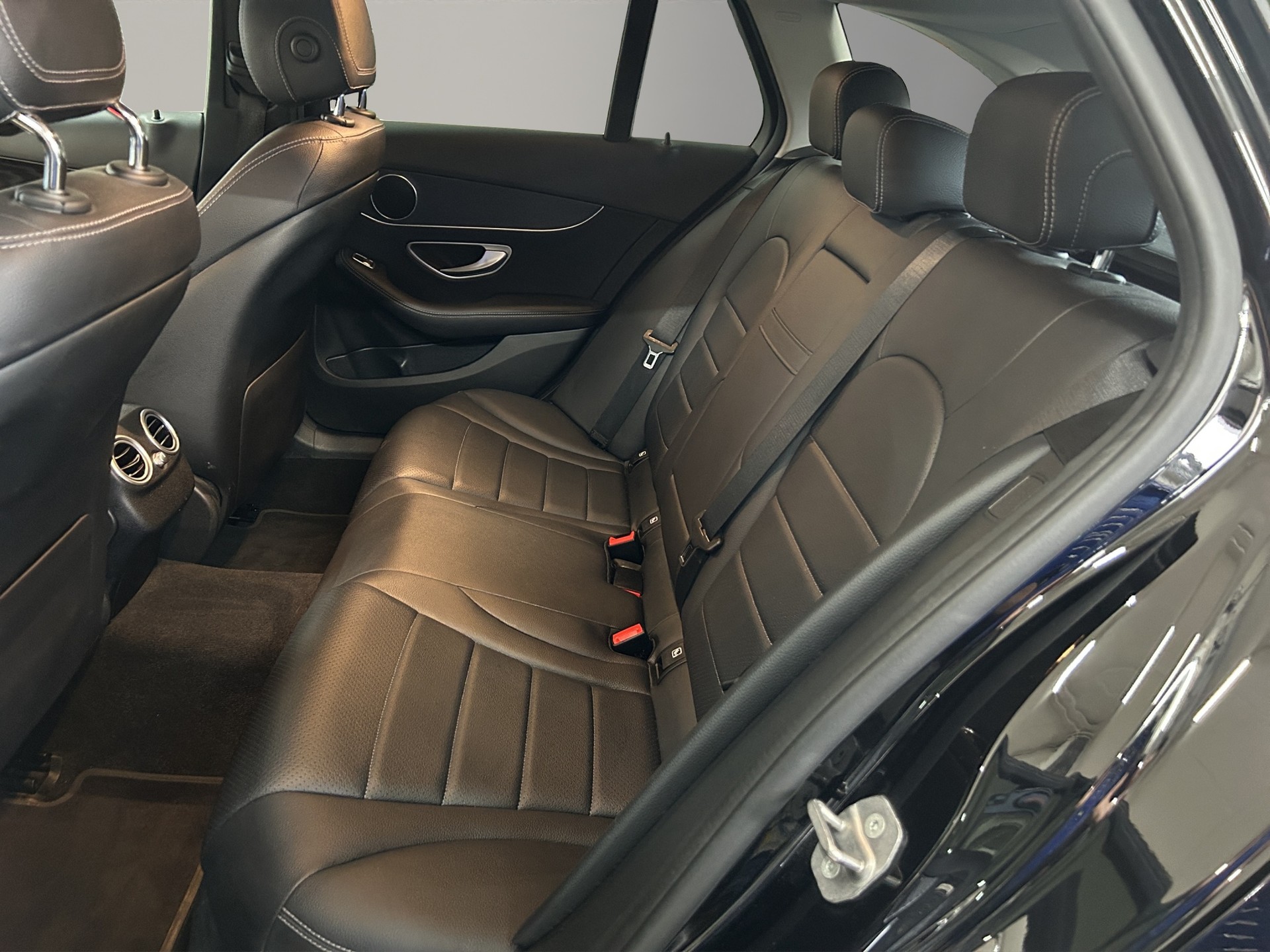 MERCEDES-BENZ C 220 d Swiss Star Avantgarde 4M 9G-Tronic-image-8
