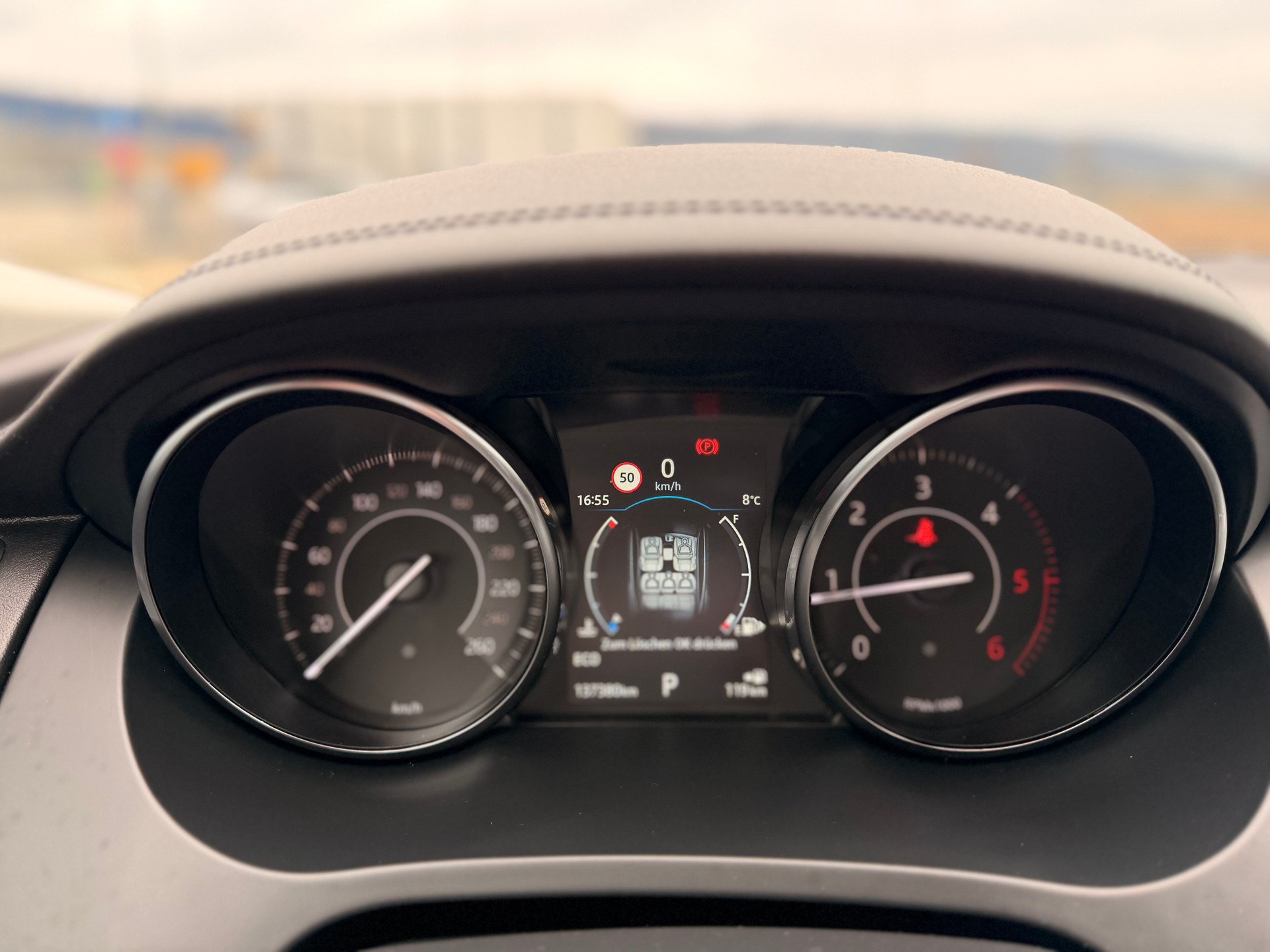 JAGUAR E-Pace 2.0d D150 S AWD Automatik-image-27