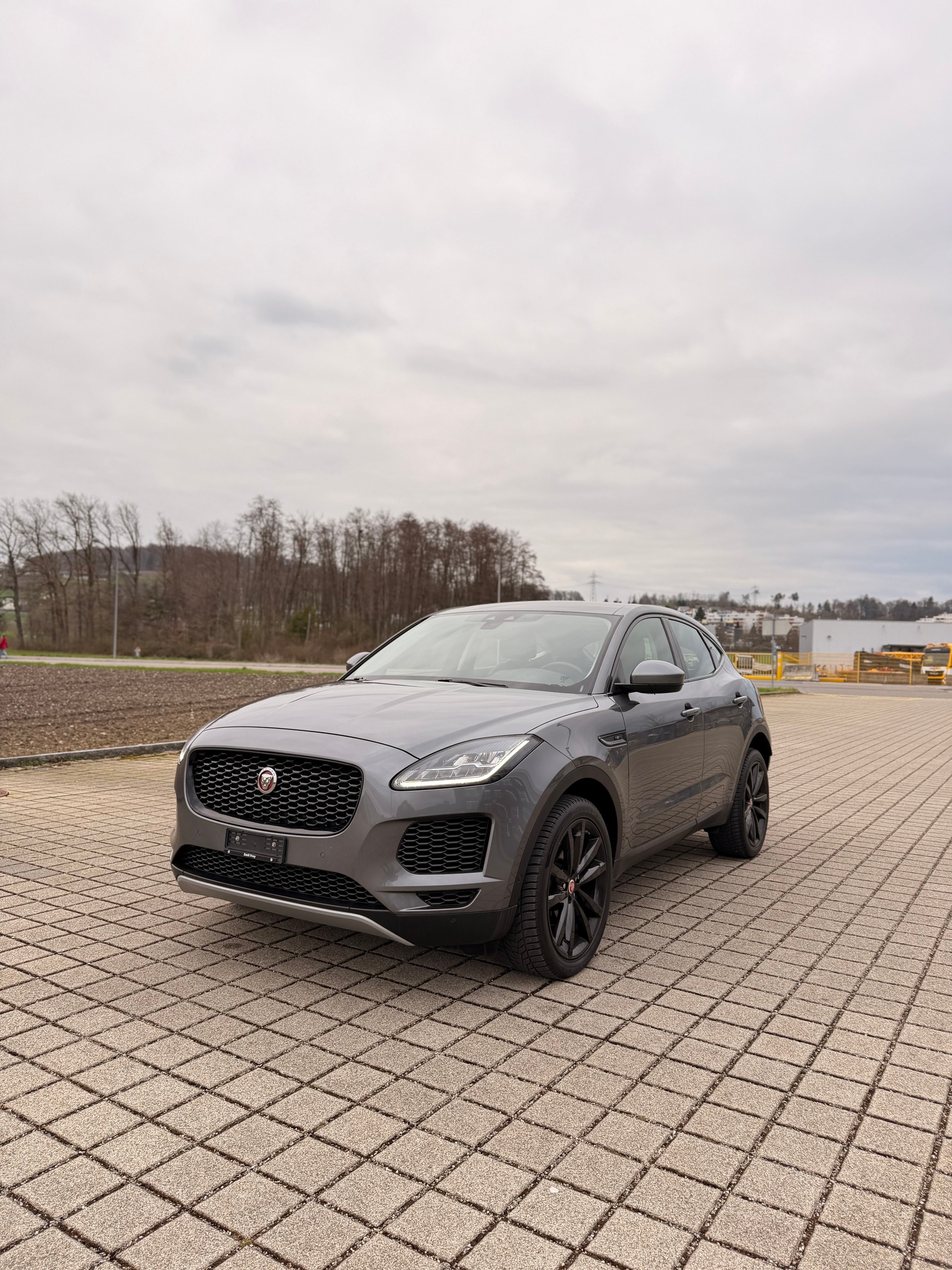 JAGUAR E-Pace 2.0d D150 S AWD Automatik-image-29