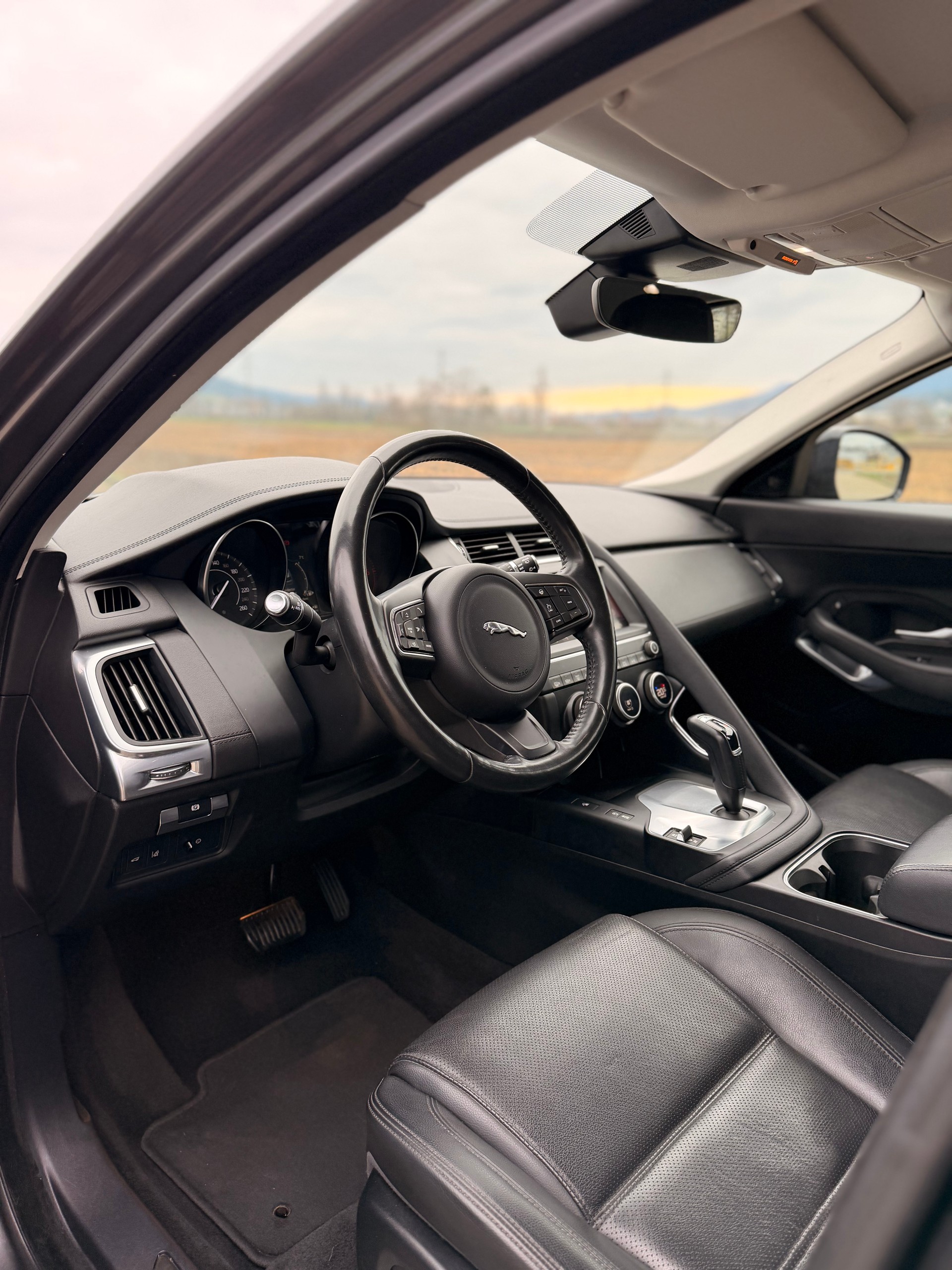 JAGUAR E-Pace 2.0d D150 S AWD Automatik-image-13