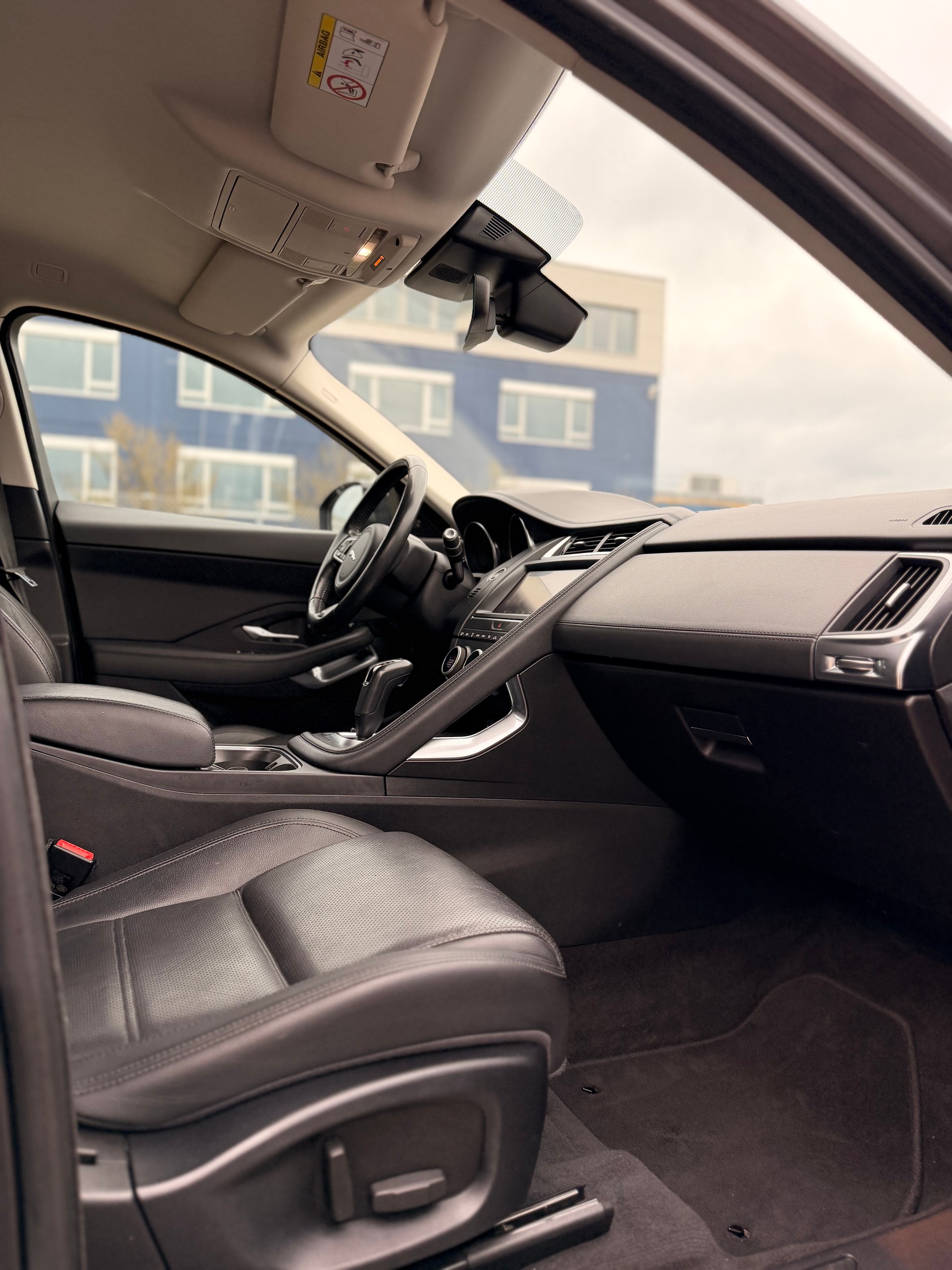 JAGUAR E-Pace 2.0d D150 S AWD Automatik-image-21