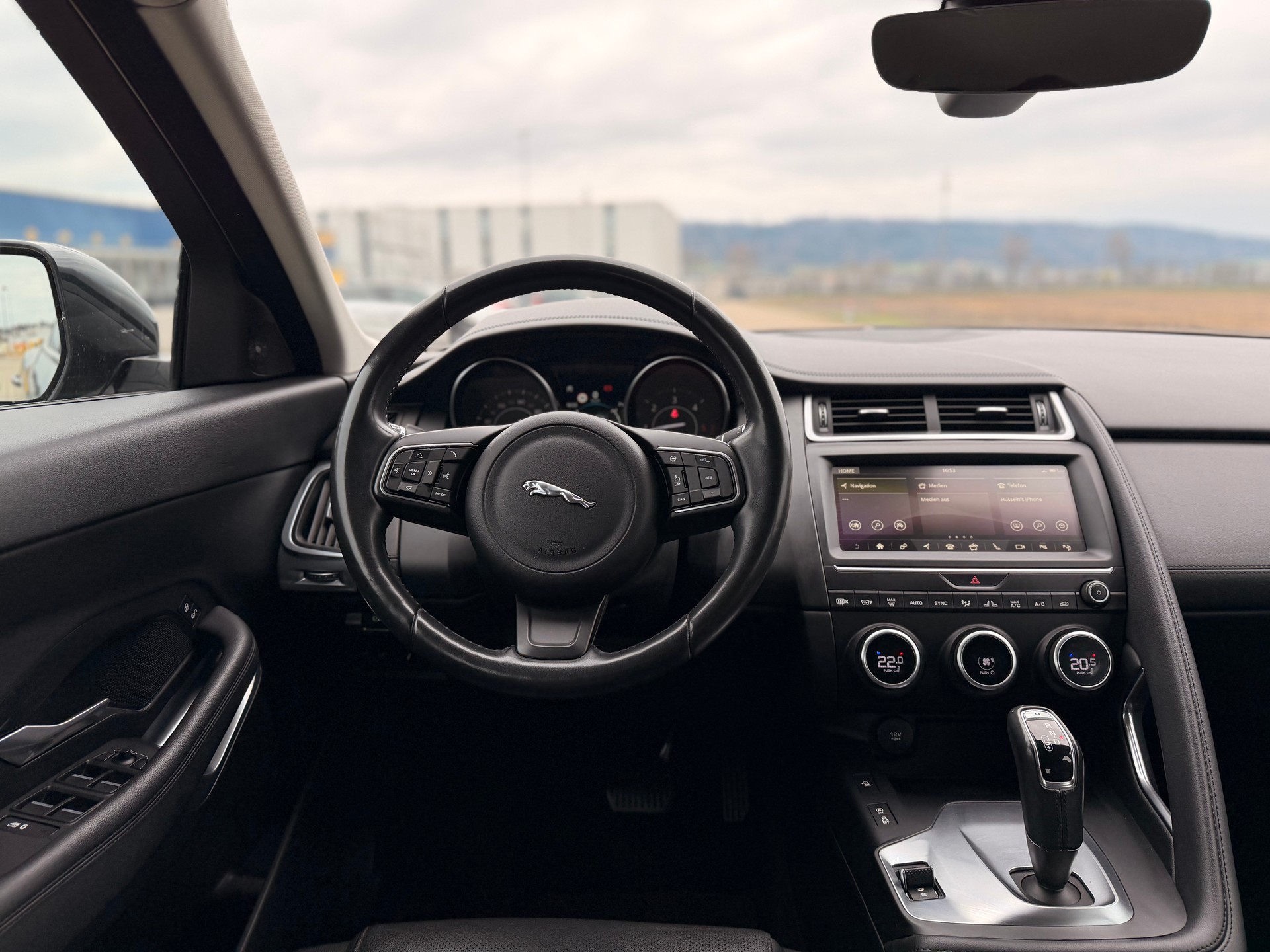 JAGUAR E-Pace 2.0d D150 S AWD Automatik-image-12