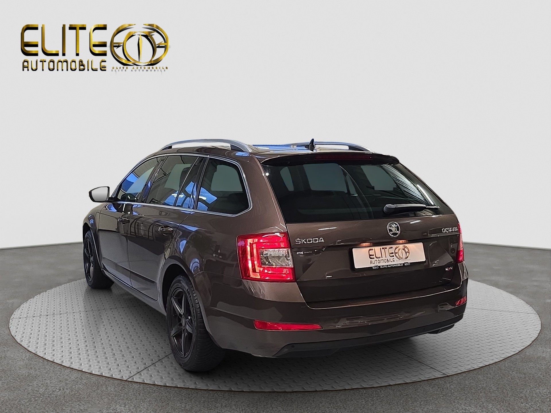 SKODA Octavia Combi 1.8 TSI Elegance 4x4 DSG-image-5