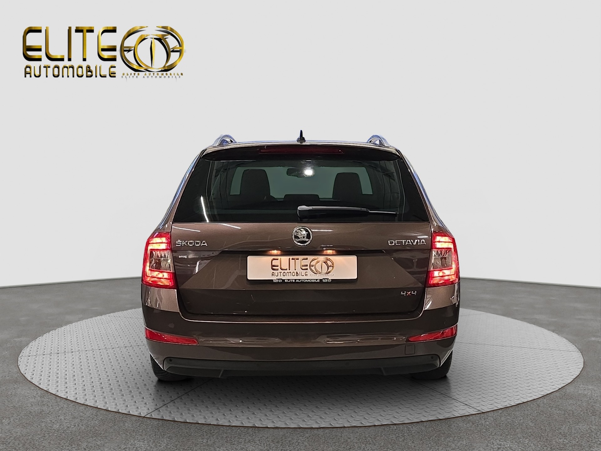 SKODA Octavia Combi 1.8 TSI Elegance 4x4 DSG-image-6