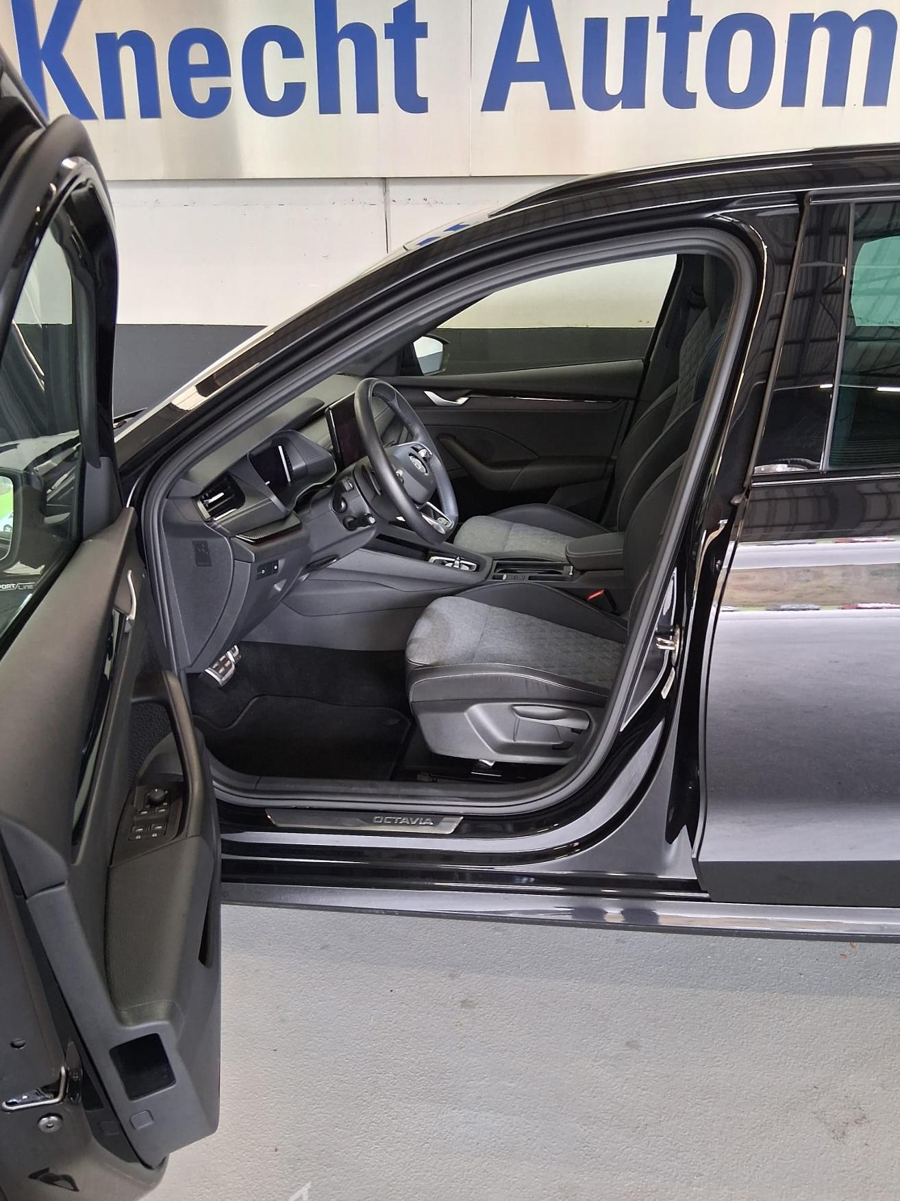 SKODA Octavia Combi 1.5 TSI SportLine DSG-image-8