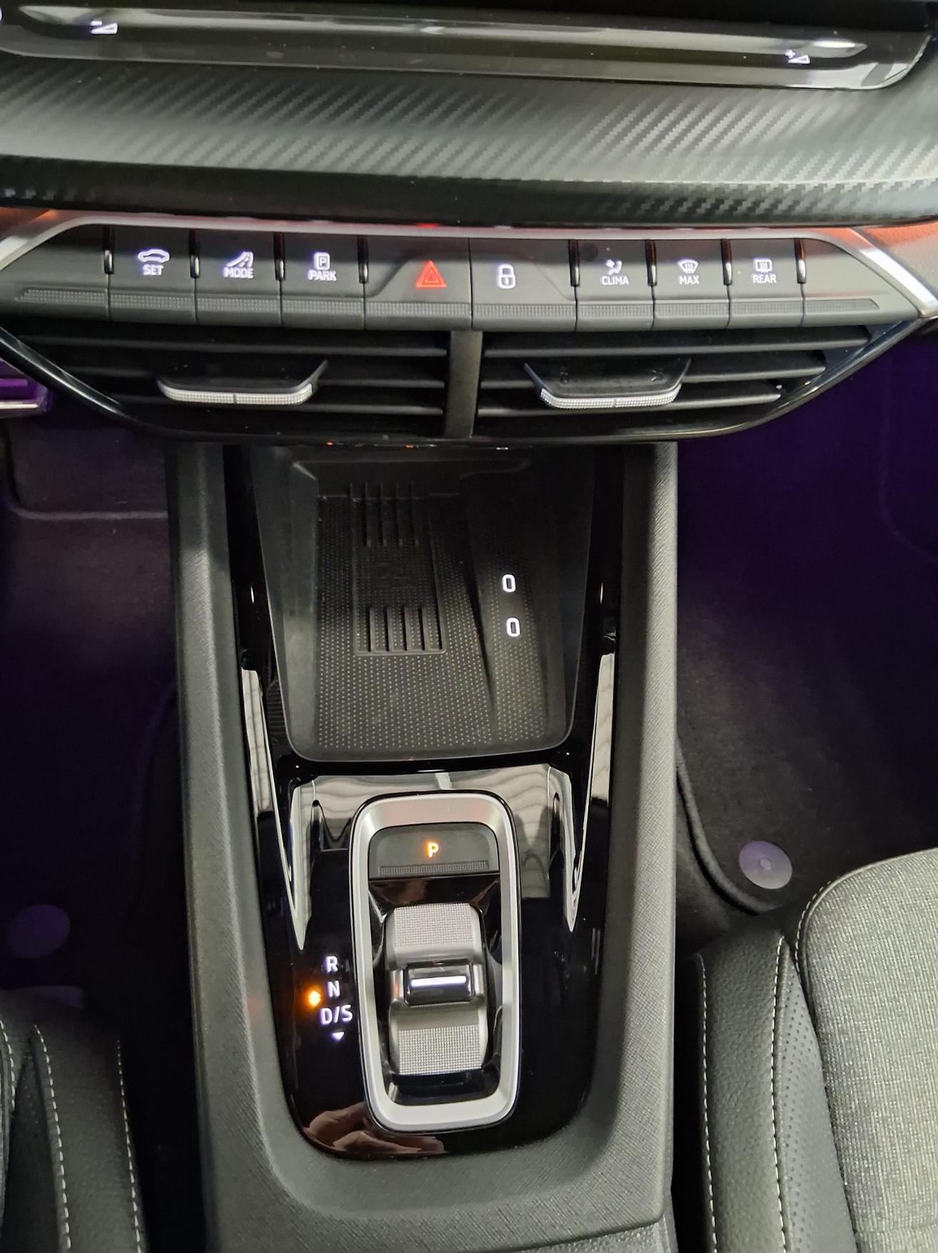 SKODA Octavia Combi 1.5 TSI SportLine DSG-image-13