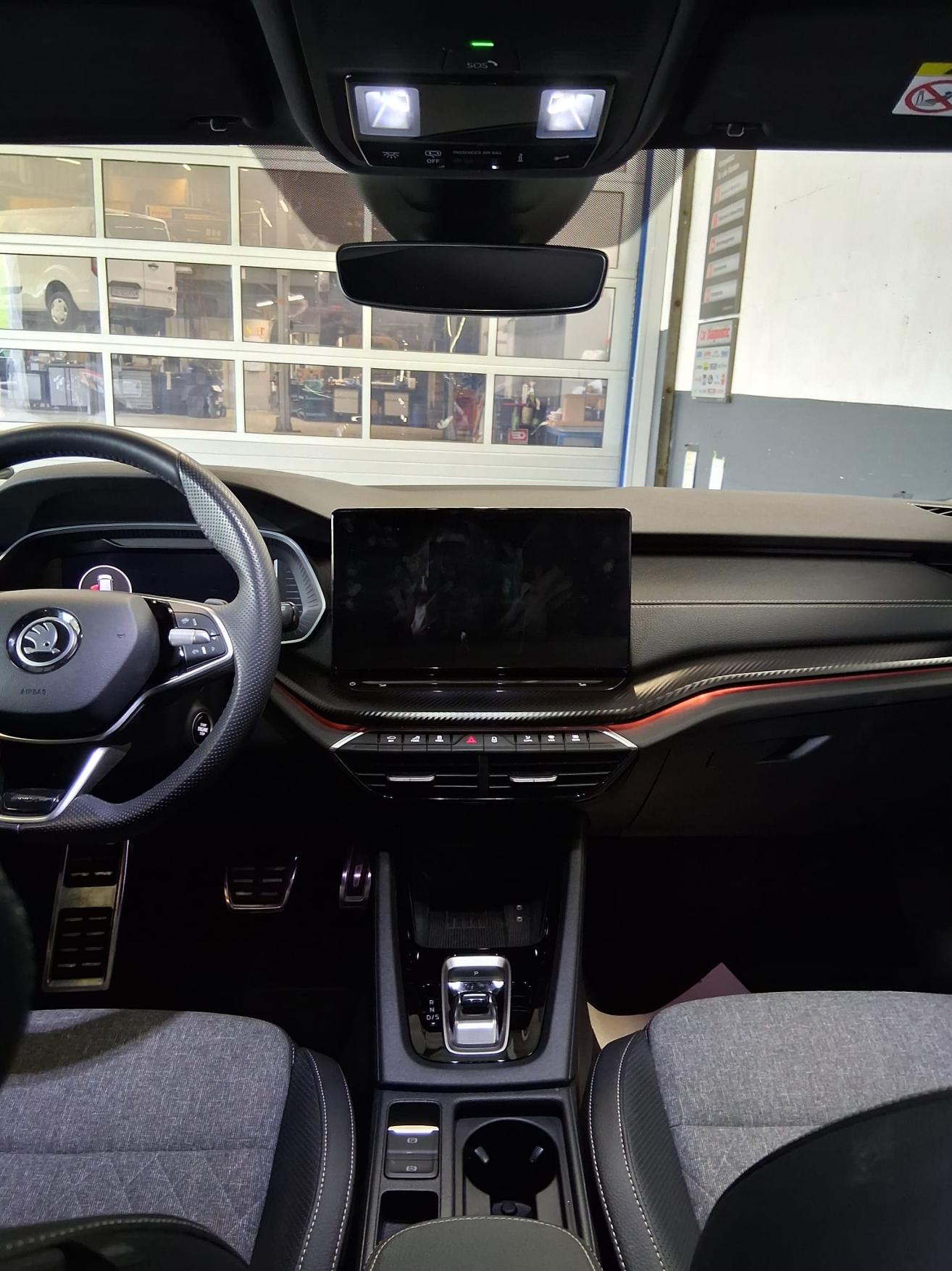 SKODA Octavia Combi 1.5 TSI SportLine DSG-image-10