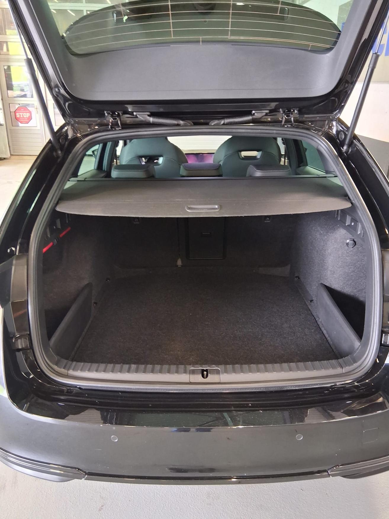 SKODA Octavia Combi 1.5 TSI SportLine DSG-image-5
