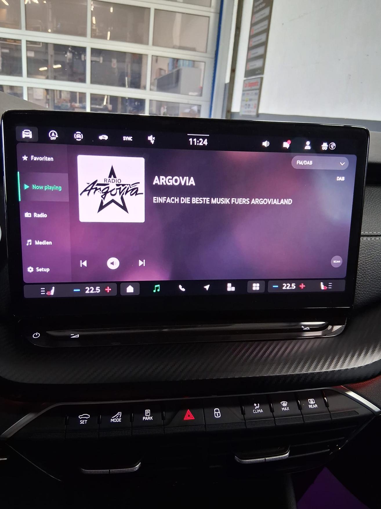 SKODA Octavia Combi 1.5 TSI SportLine DSG-image-15