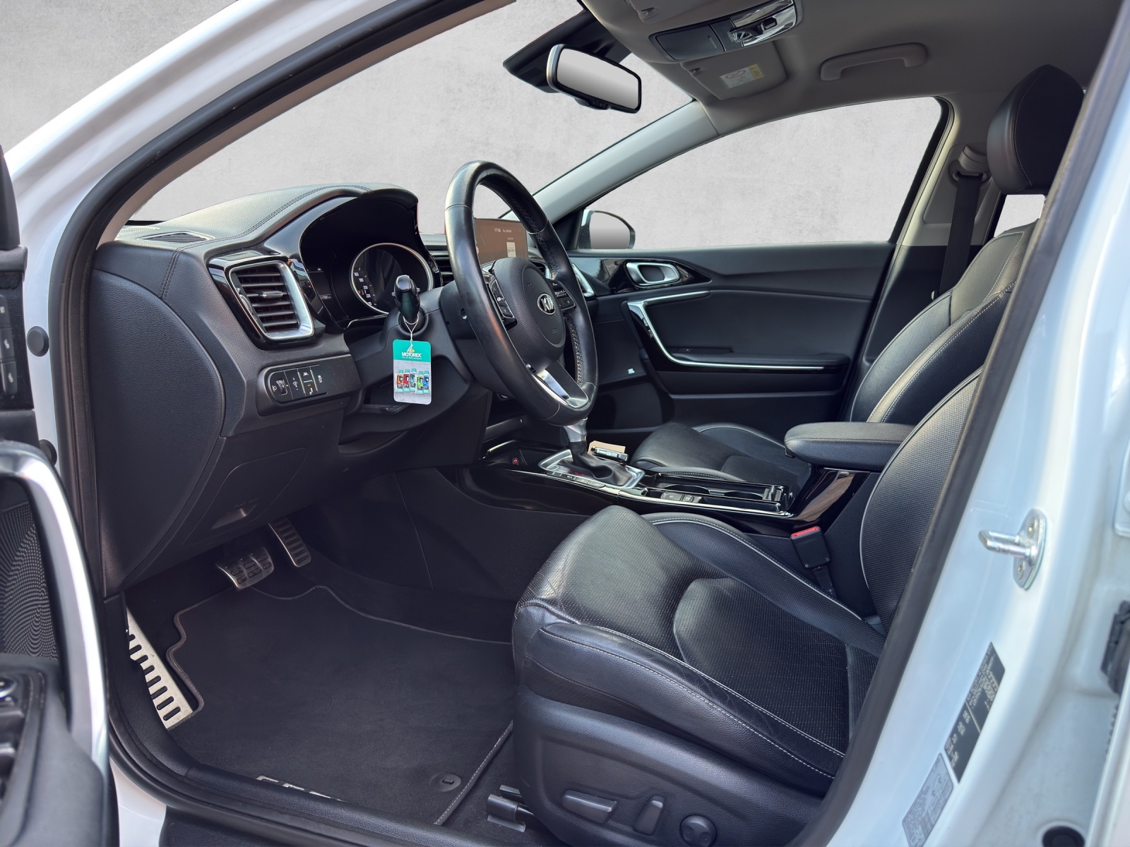 KIA Ceed 1.4 T-GDi Style DCT-image-8