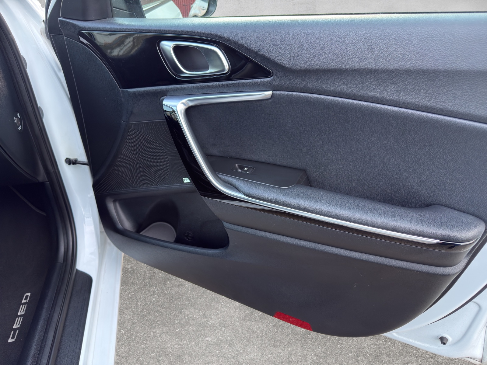 KIA Ceed 1.4 T-GDi Style DCT-image-17