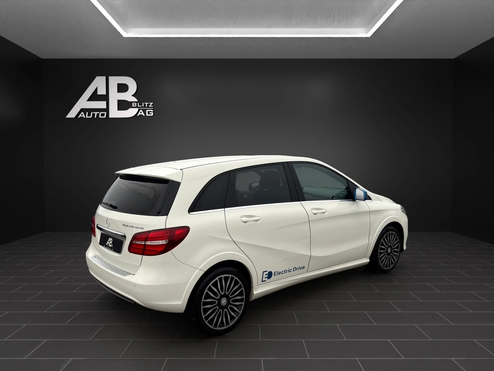 MERCEDES-BENZ B Electric Drive-image-4