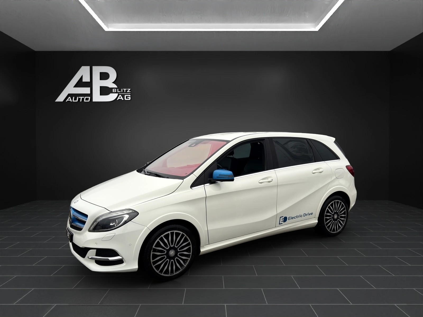 MERCEDES-BENZ B Electric Drive-showroom-element-1