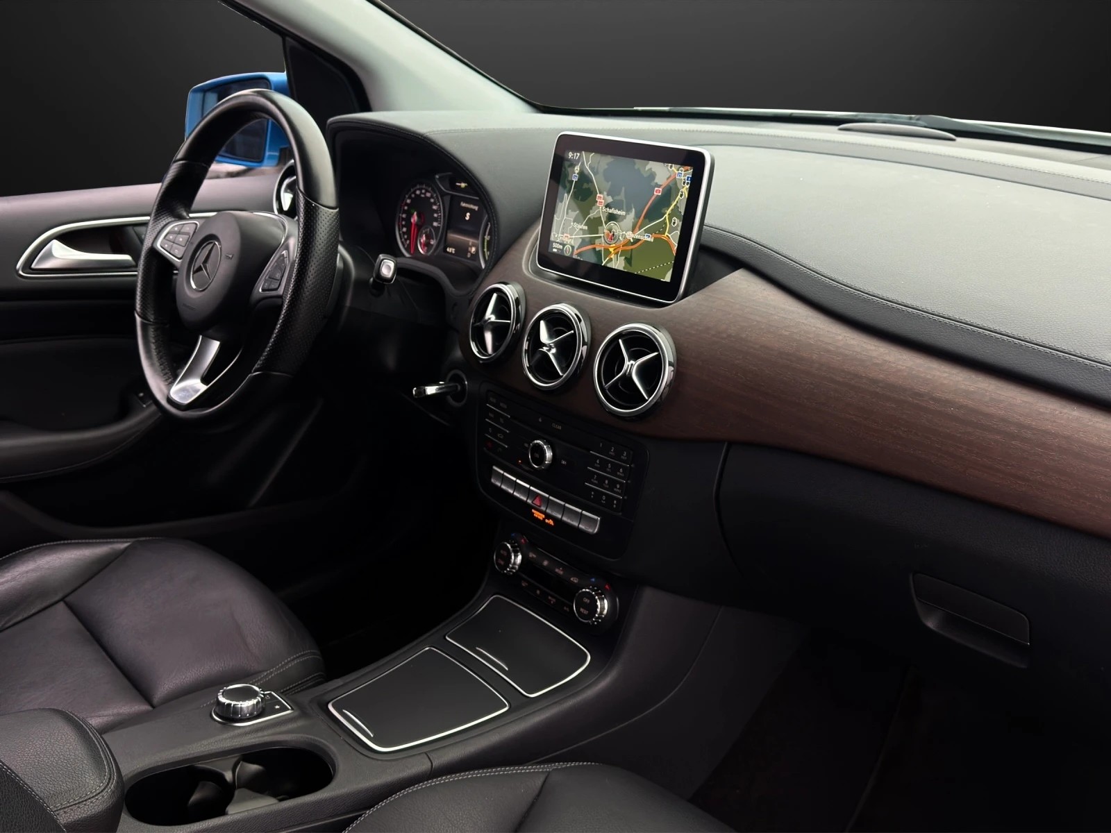 MERCEDES-BENZ B Electric Drive-image-9