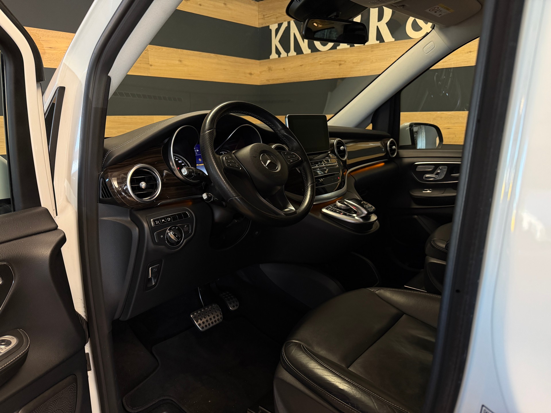 MERCEDES-BENZ V 250 d Avantgarde Lang 4Matic 7G-Tronic *AHK*-image-15