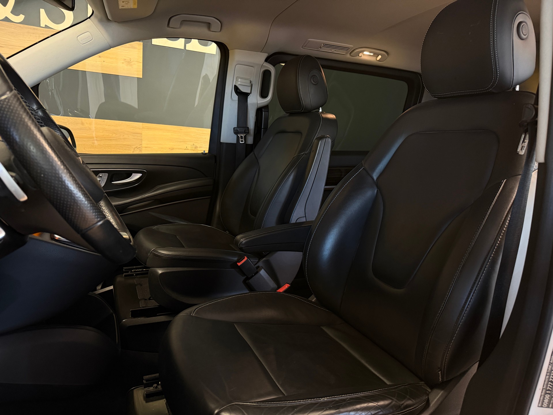 MERCEDES-BENZ V 250 d Avantgarde Lang 4Matic 7G-Tronic *AHK*-image-16