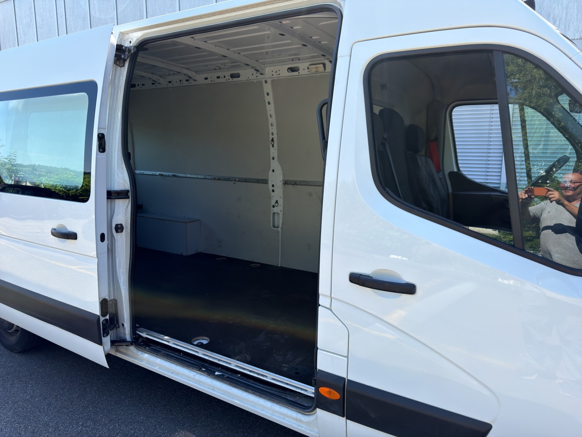 RENAULT Master T35 2.3 Blue dCi 150 L3H2-image-11