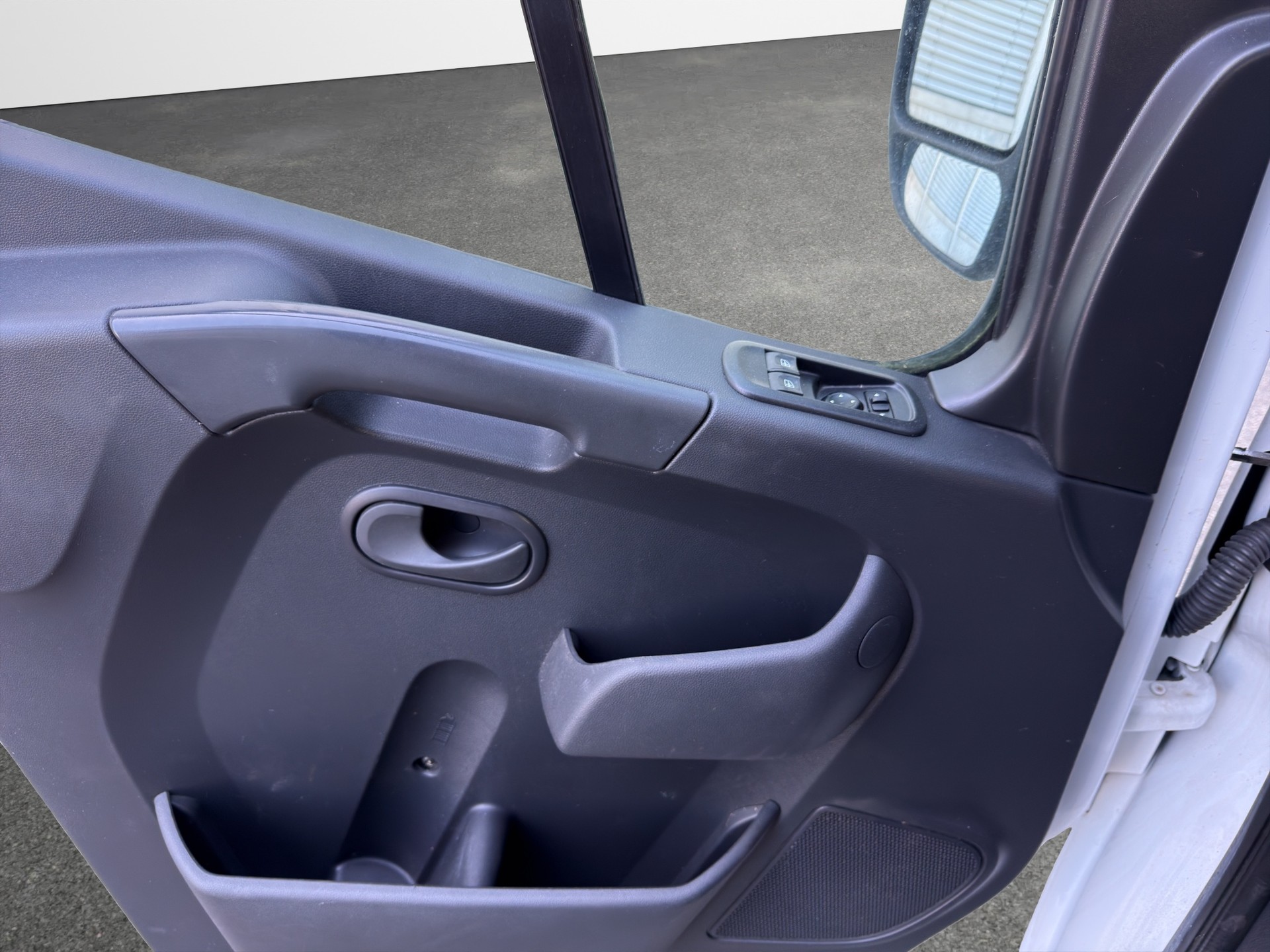 RENAULT Master T35 2.3 Blue dCi 150 L3H2-image-8