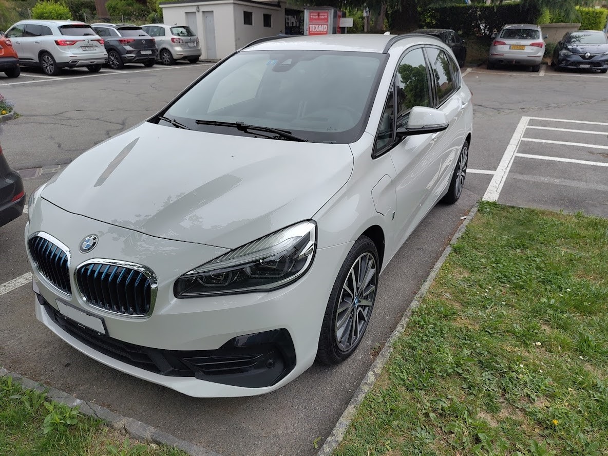 BMW 225xe iPerformance Active Tourer-image-1