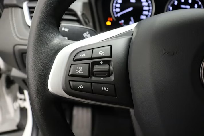 BMW 225xe iPerformance Active Tourer-image-11