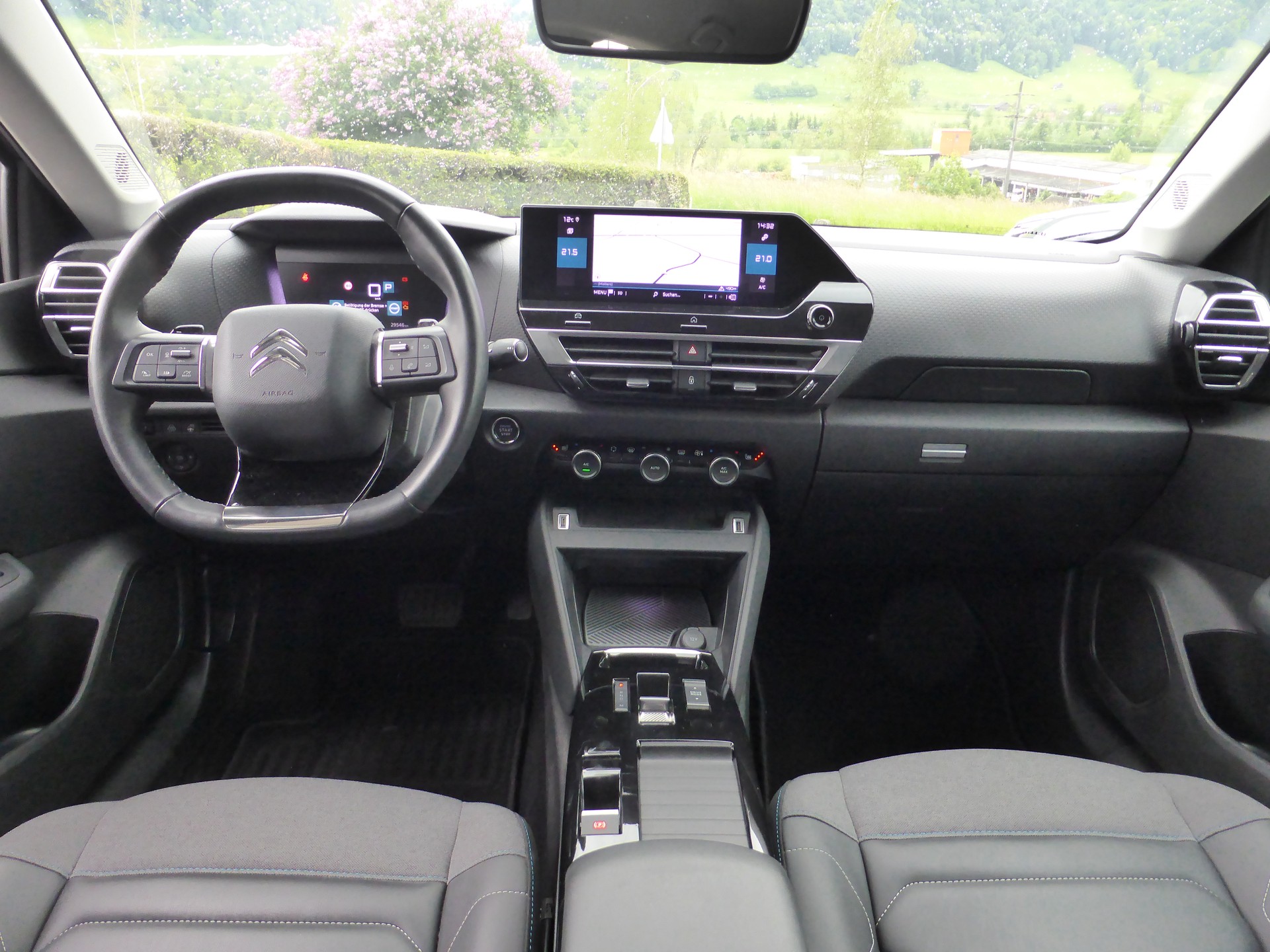 CITROEN C4 1.2 Pure Tech Shine EAT8-image-15
