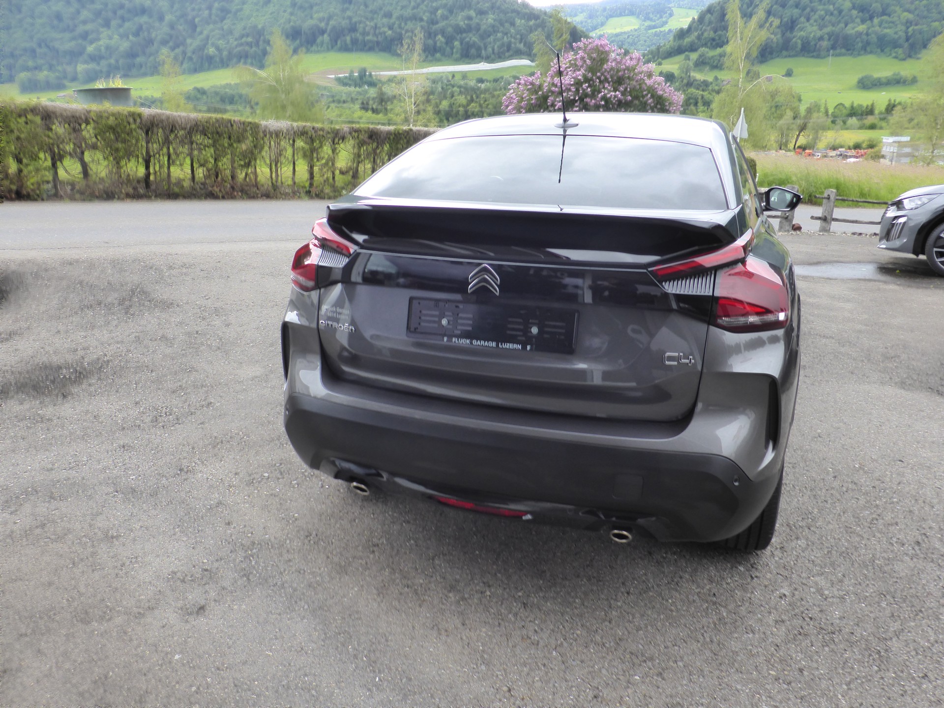 CITROEN C4 1.2 Pure Tech Shine EAT8-image-6
